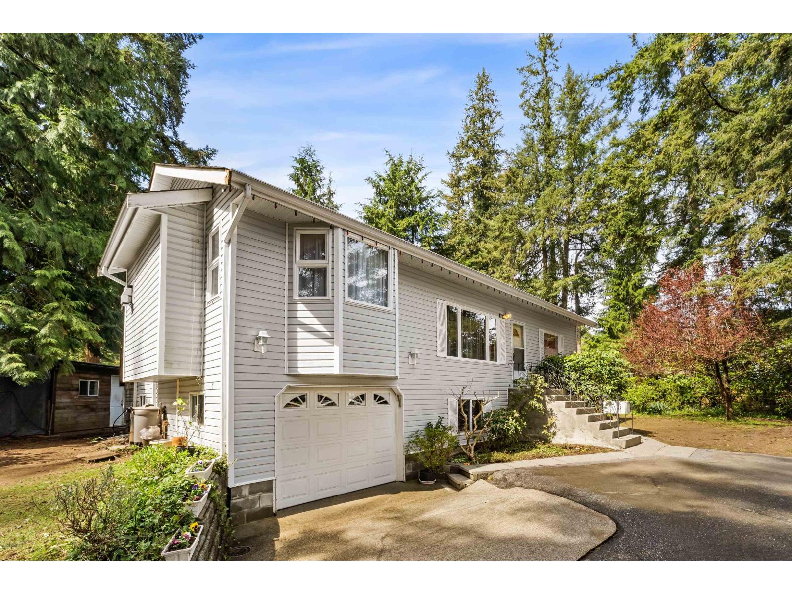 20188 40 Avenue Property Photo 4
