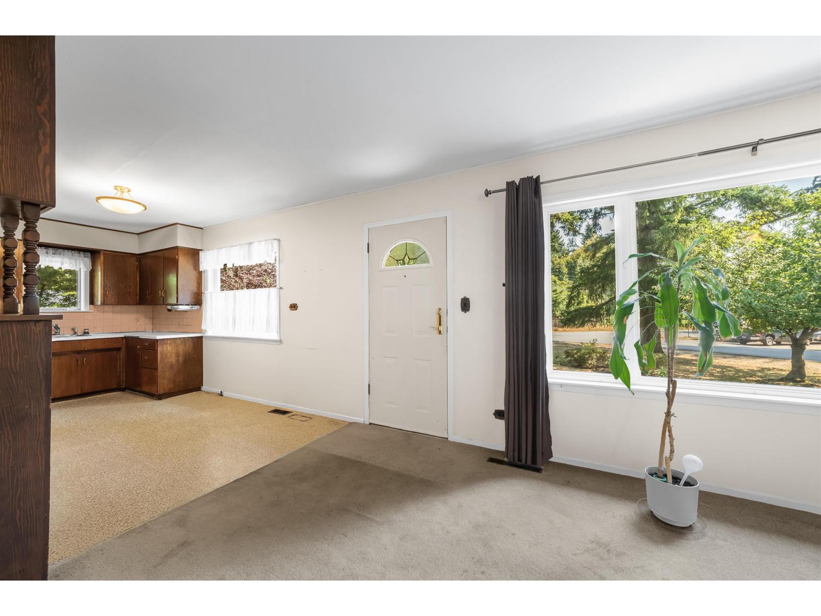 20188 40 Avenue Property Photo 6