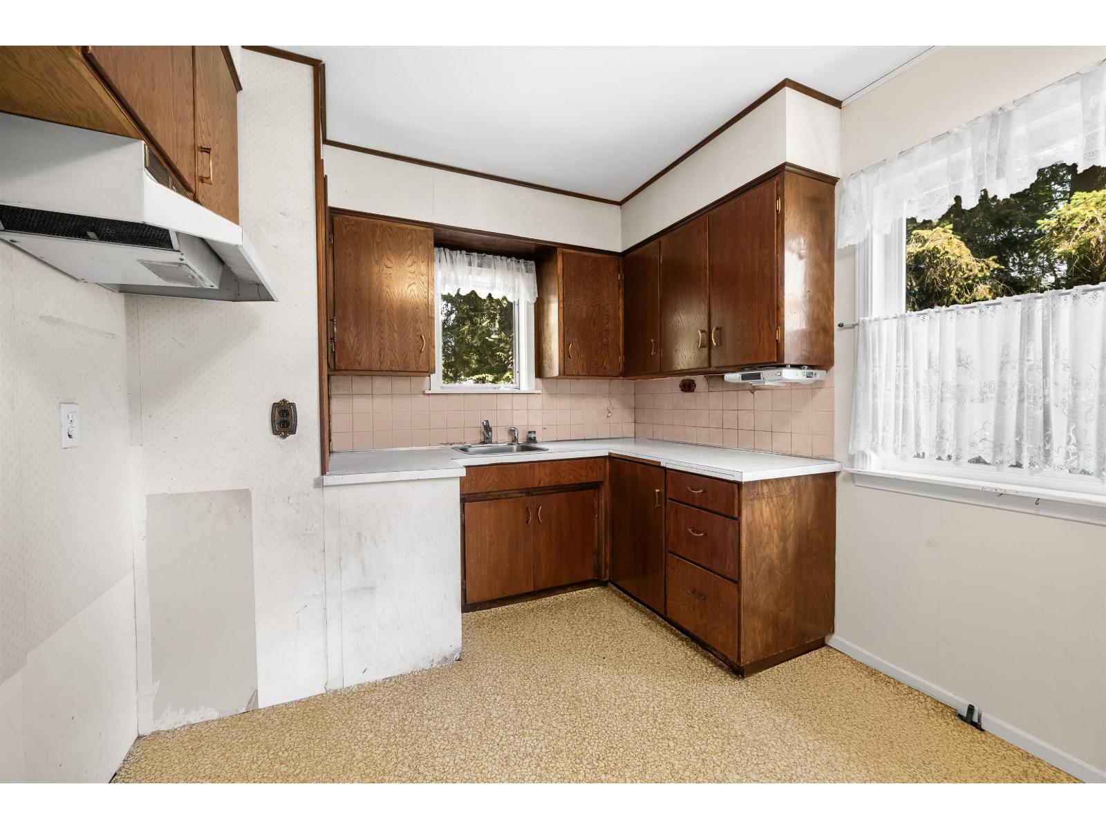 20188 40 Avenue Property Photo 7