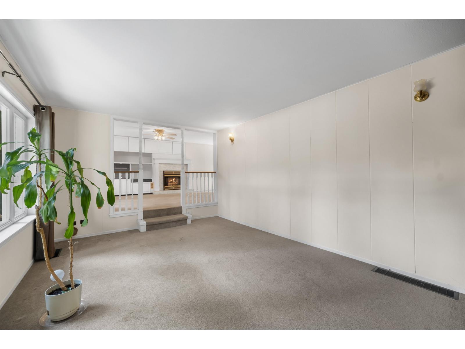 20188 40 Avenue Property Photo 11