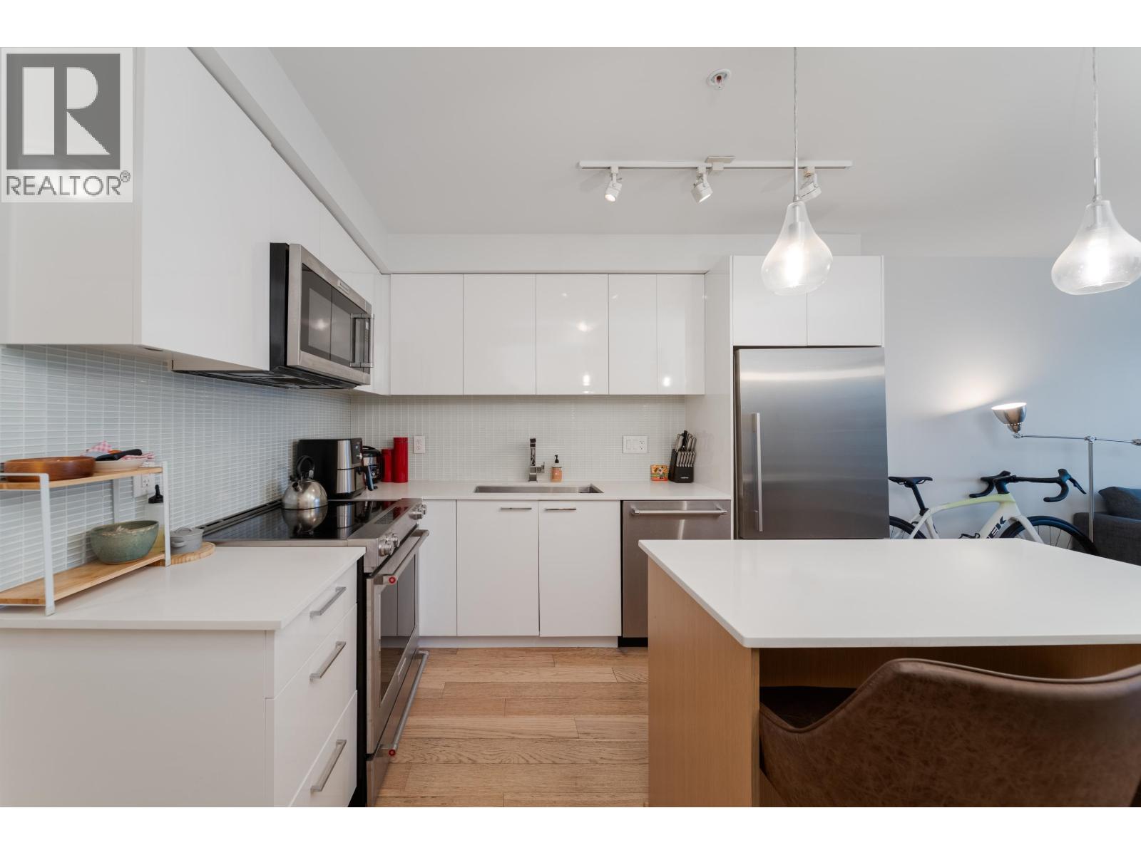 403 233 Kingsway Property Photo 2