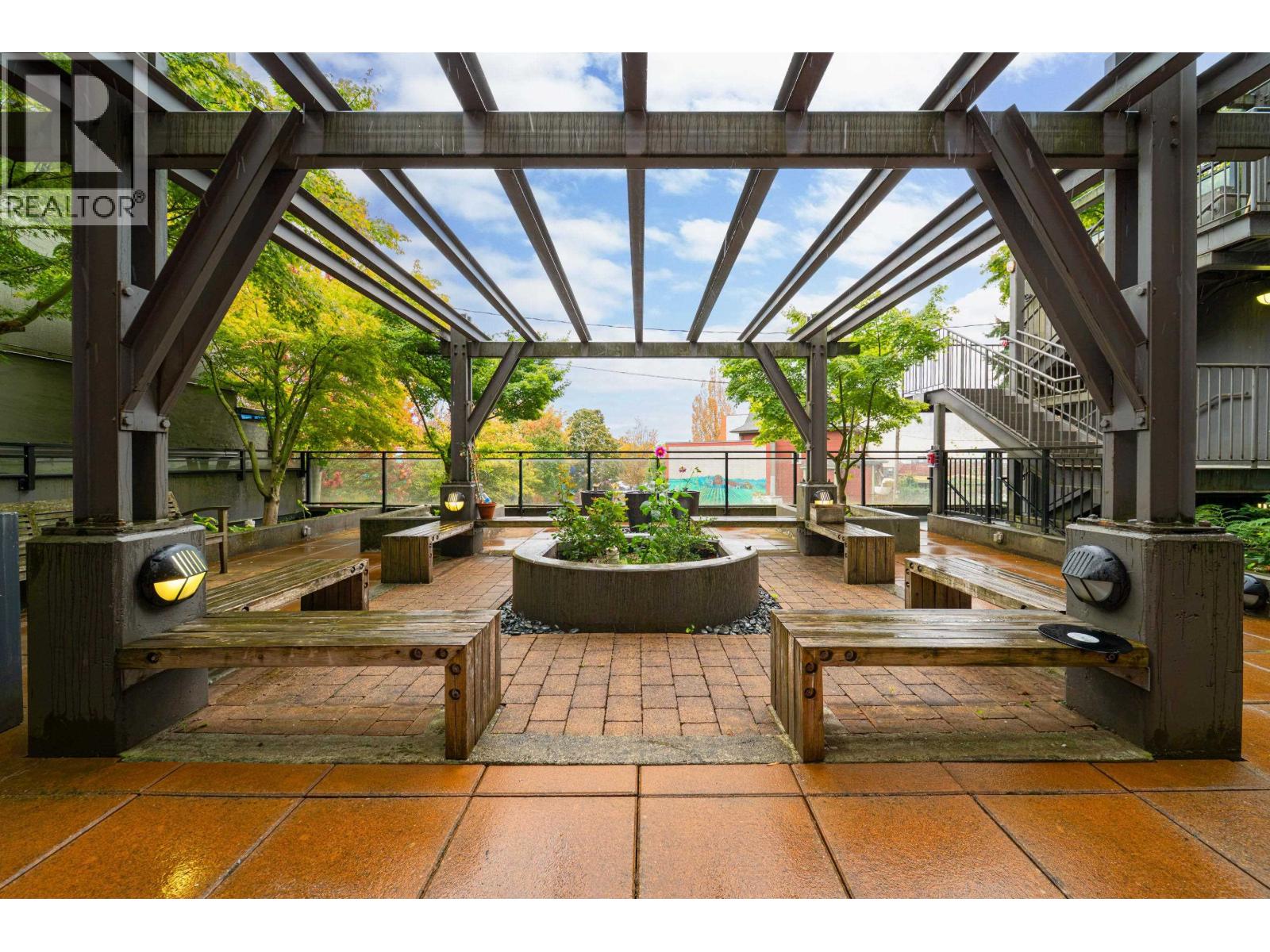 403 233 Kingsway Property Photo 16