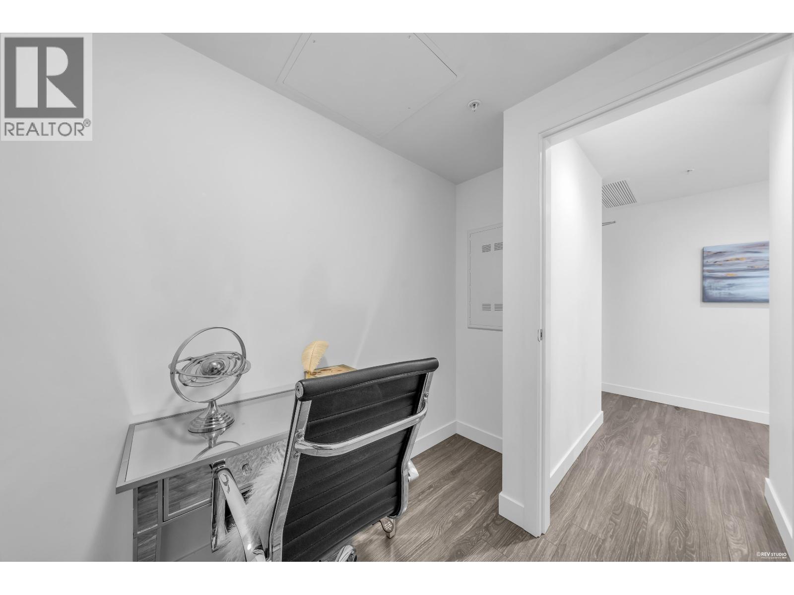 3504 1283 Howe Street Property Photo 2