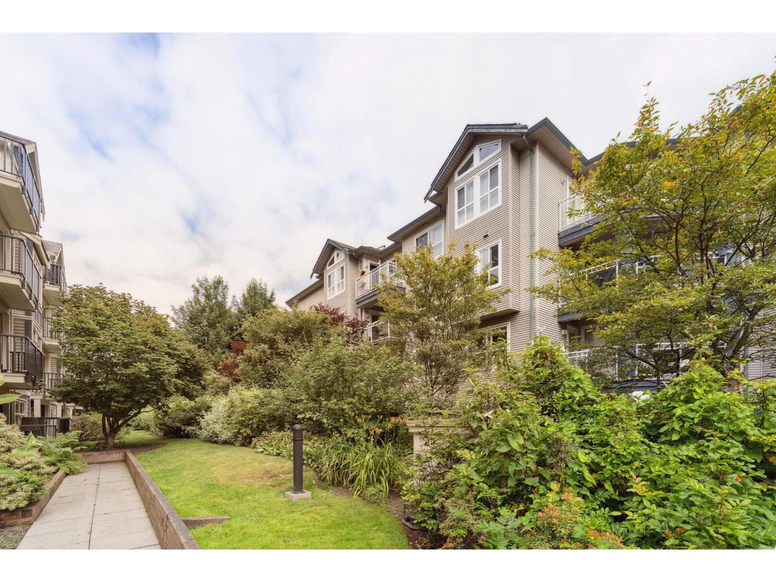 211 8115 121A STREET Property Photo 1
