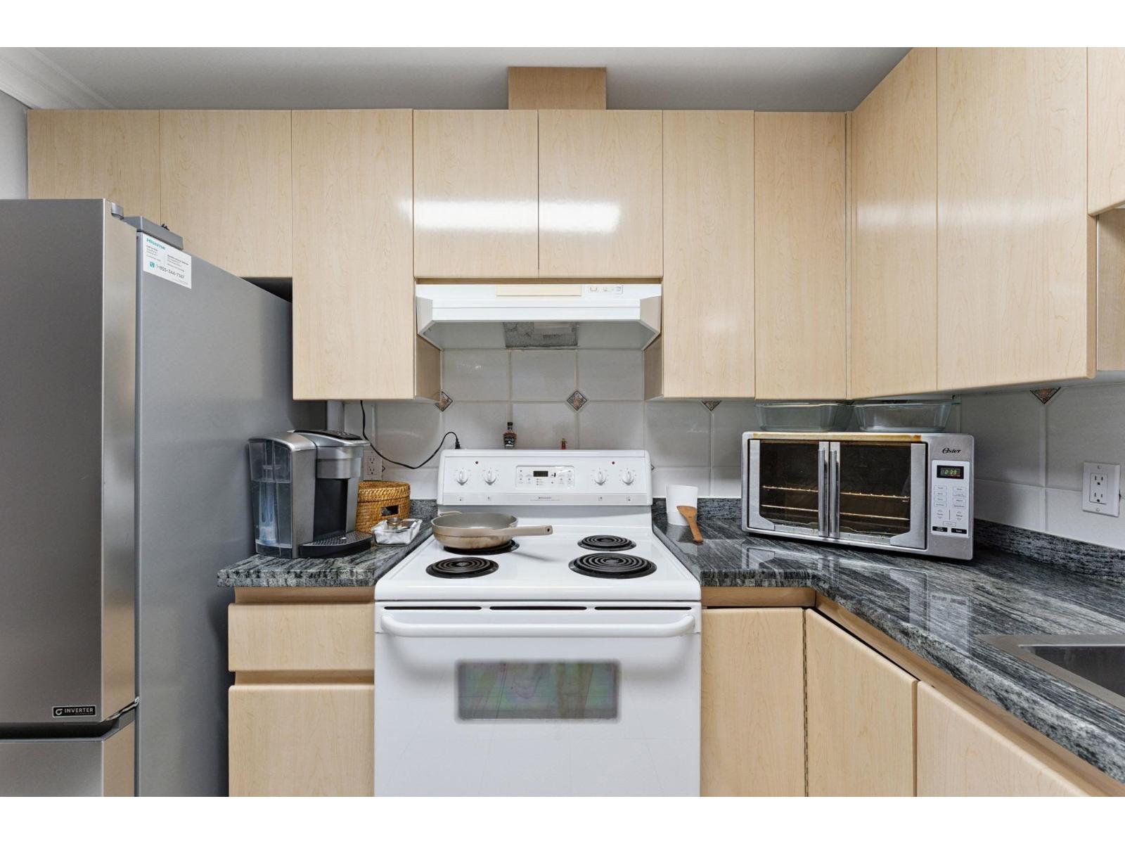 211 8115 121a Street Property Photo 10