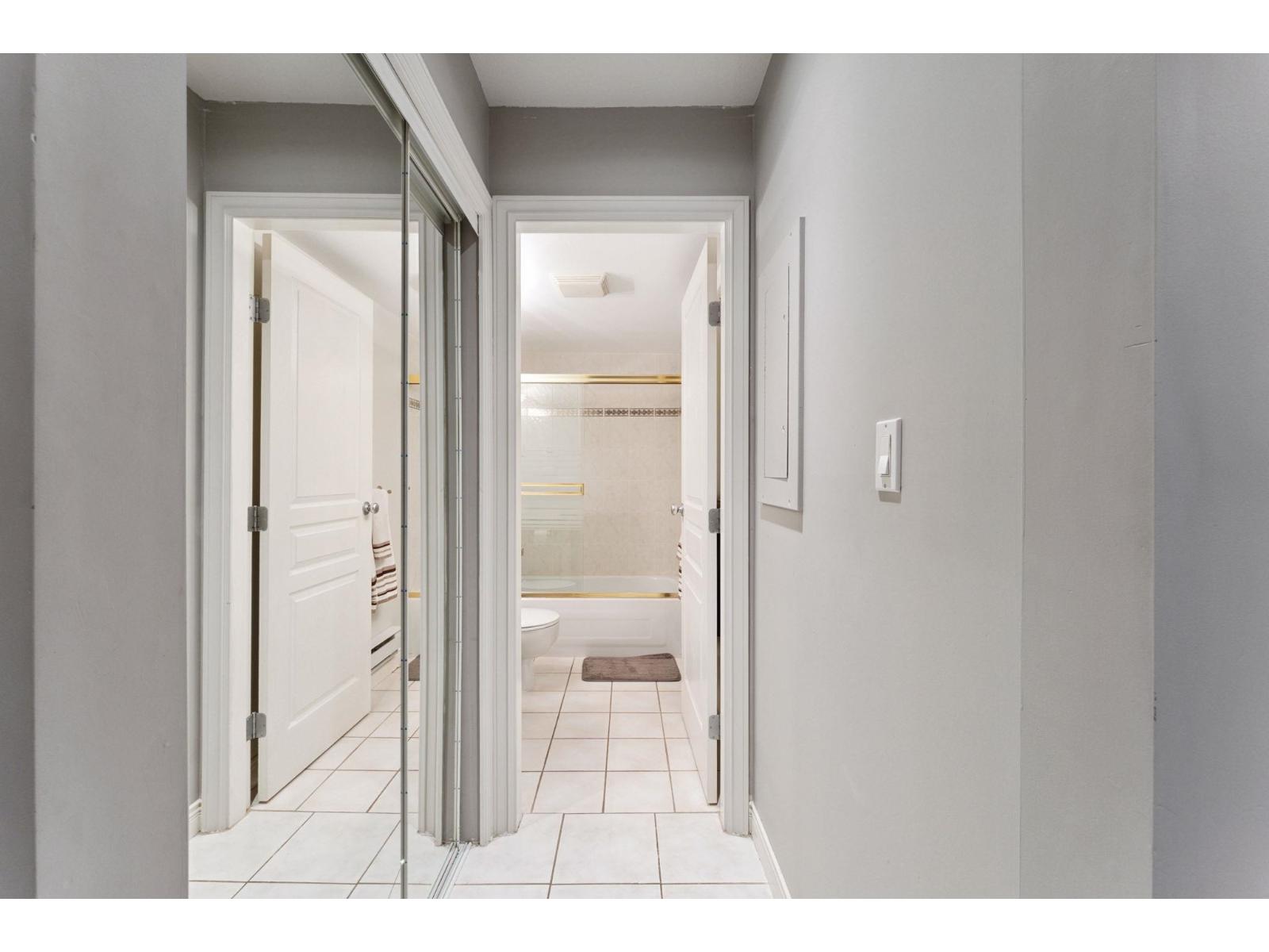 211 8115 121a Street Property Photo 17