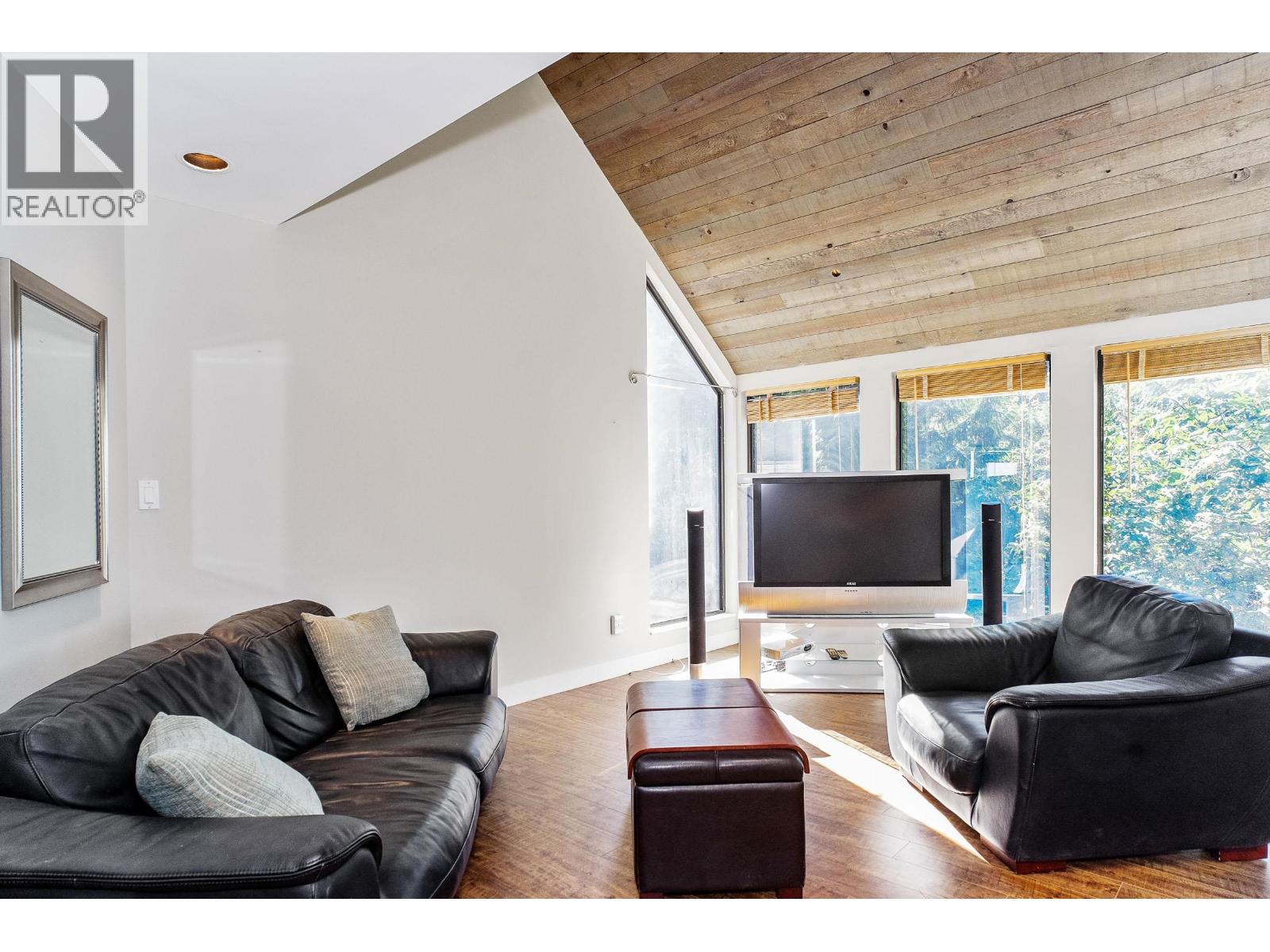 430 BAYVIEW ROAD Property Photo 1