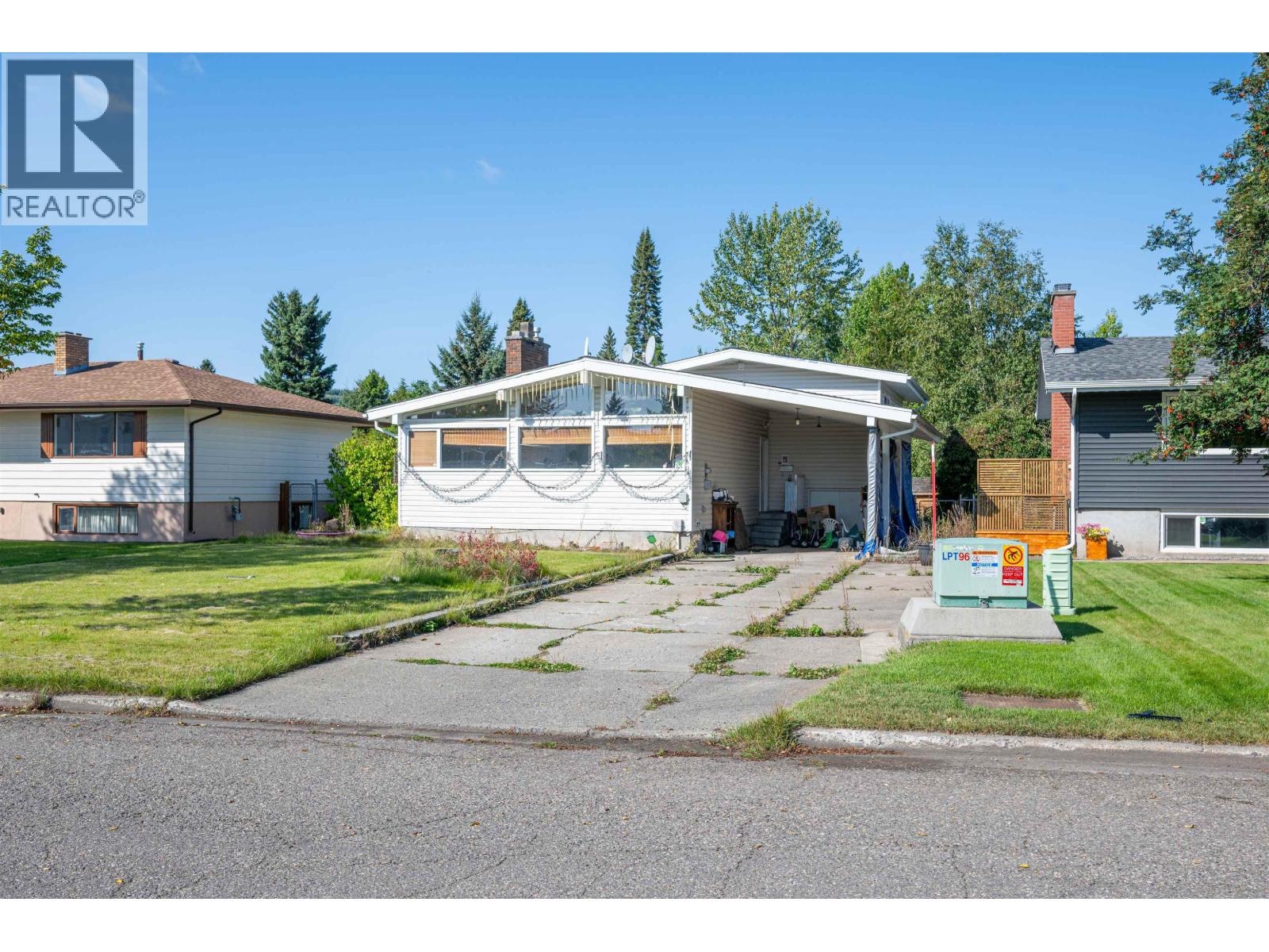 1399 Manson Crescent Property Photo 2