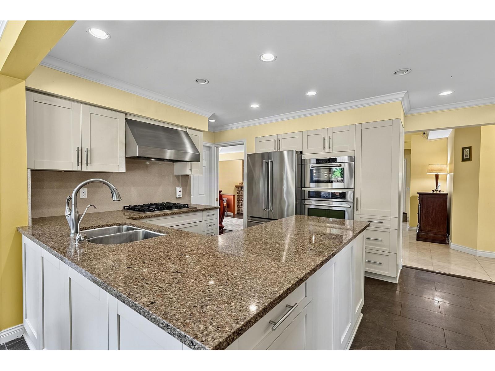 2092 148 Street Property Photo 4