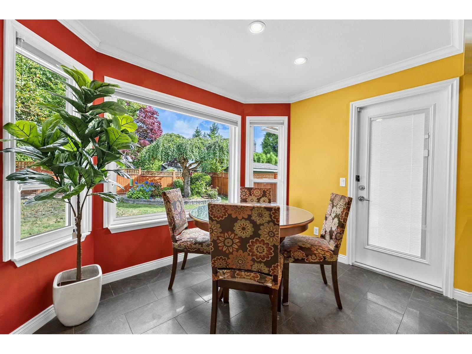2092 148 Street Property Photo 7