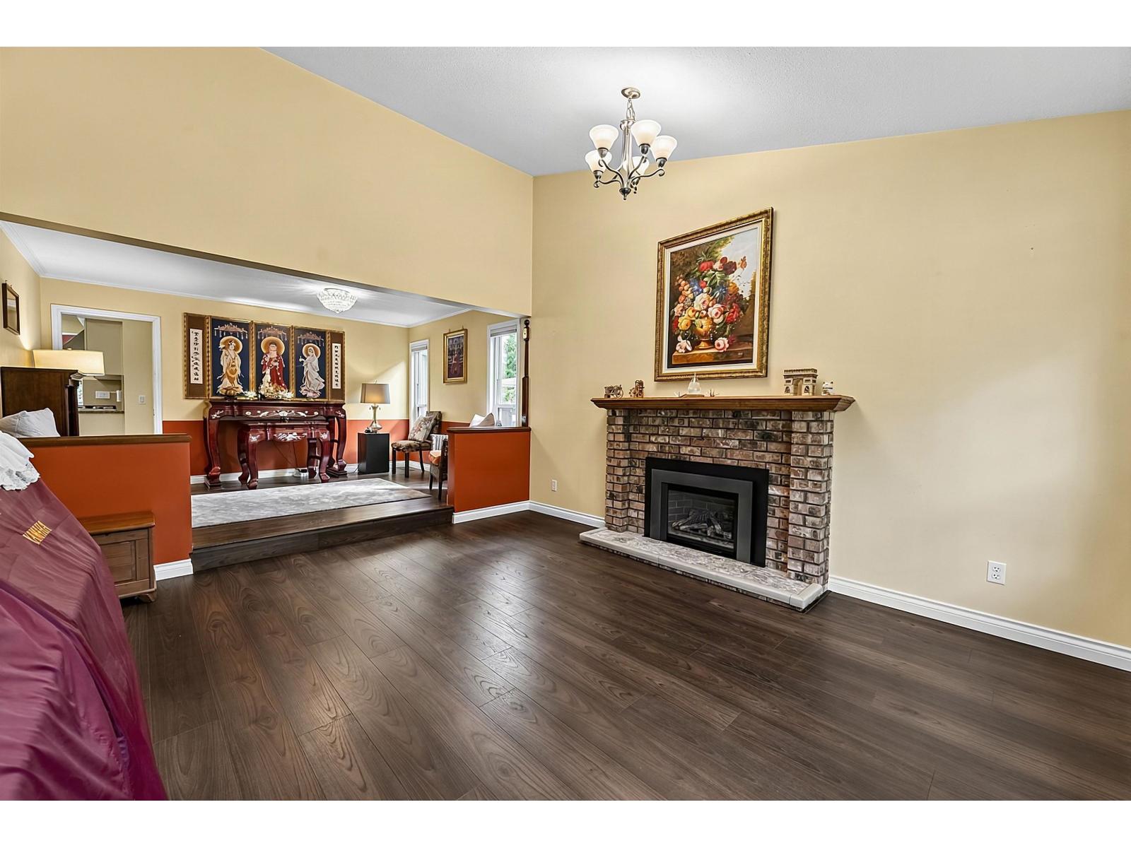 2092 148 Street Property Photo 8