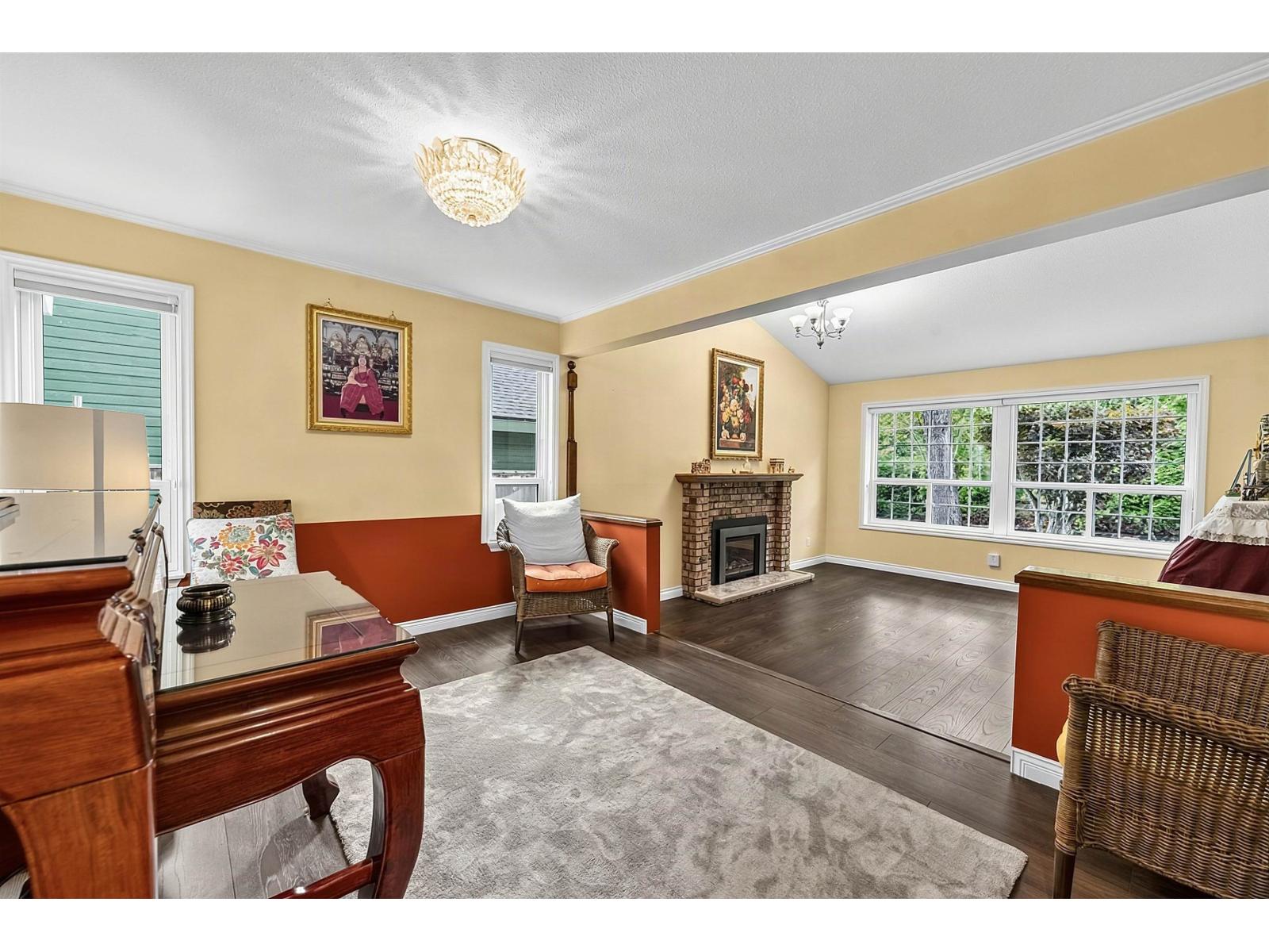 2092 148 Street Property Photo 9