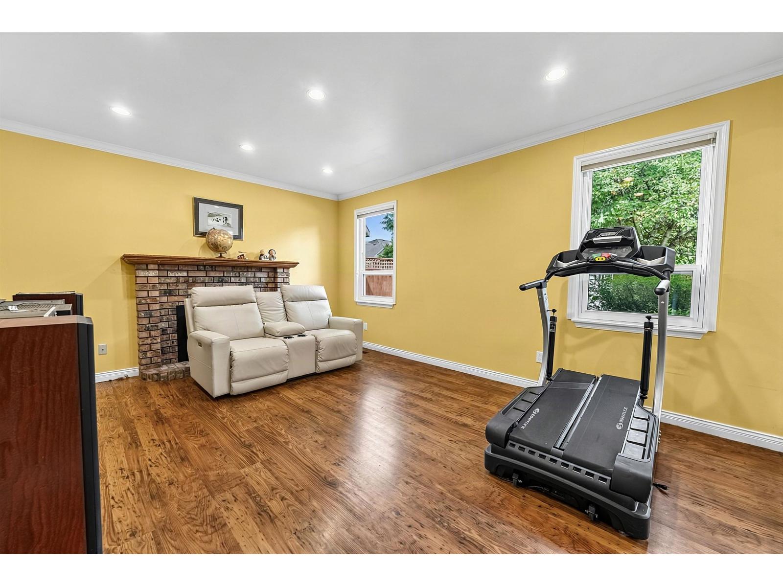 2092 148 Street Property Photo 12
