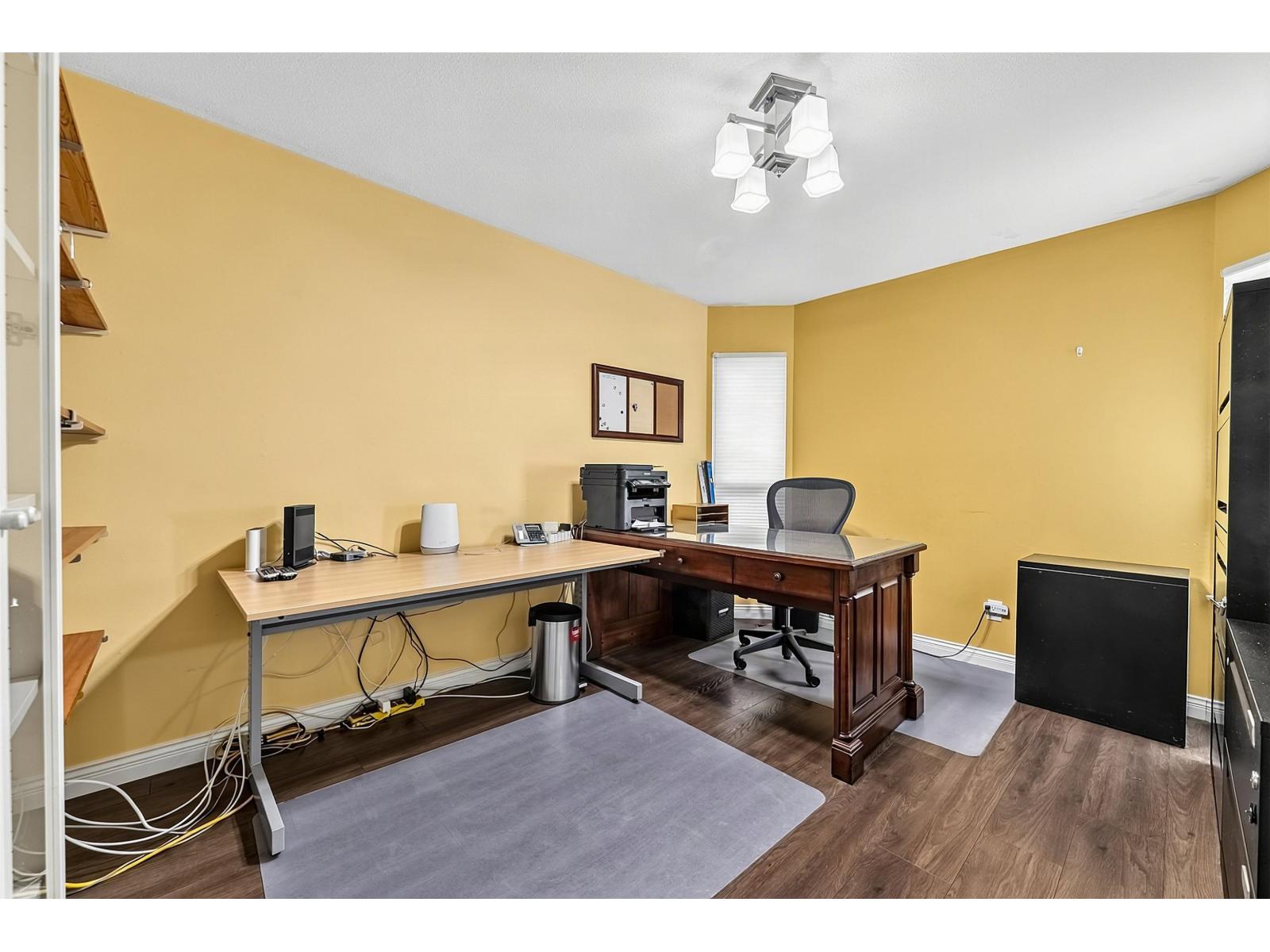 2092 148 Street Property Photo 14