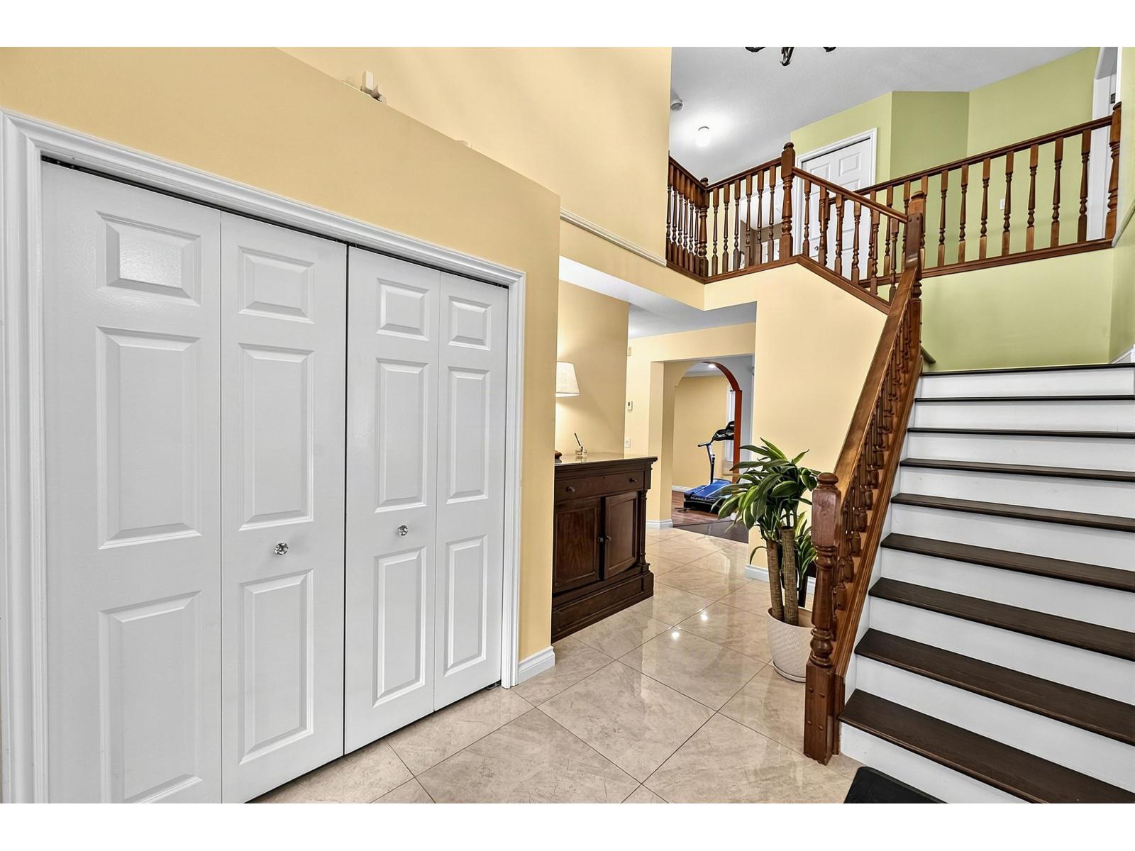 2092 148 Street Property Photo 17