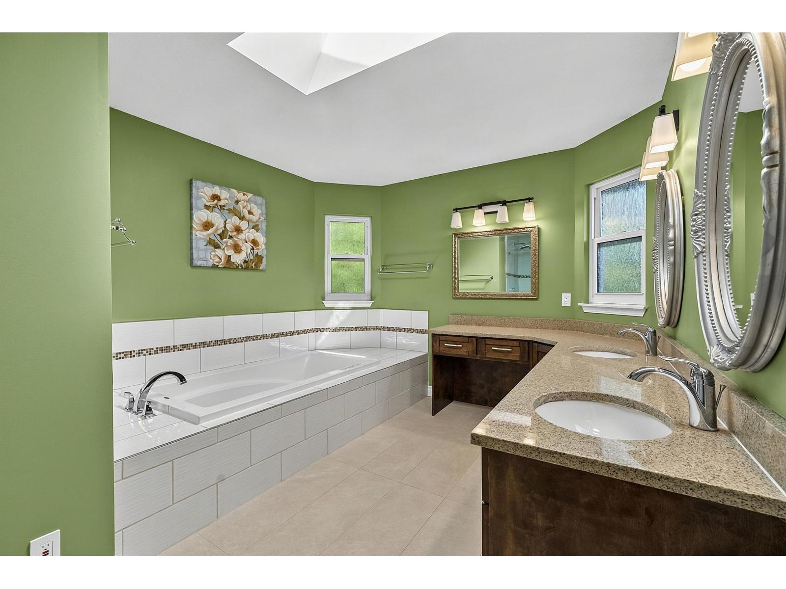 2092 148 Street Property Photo 22
