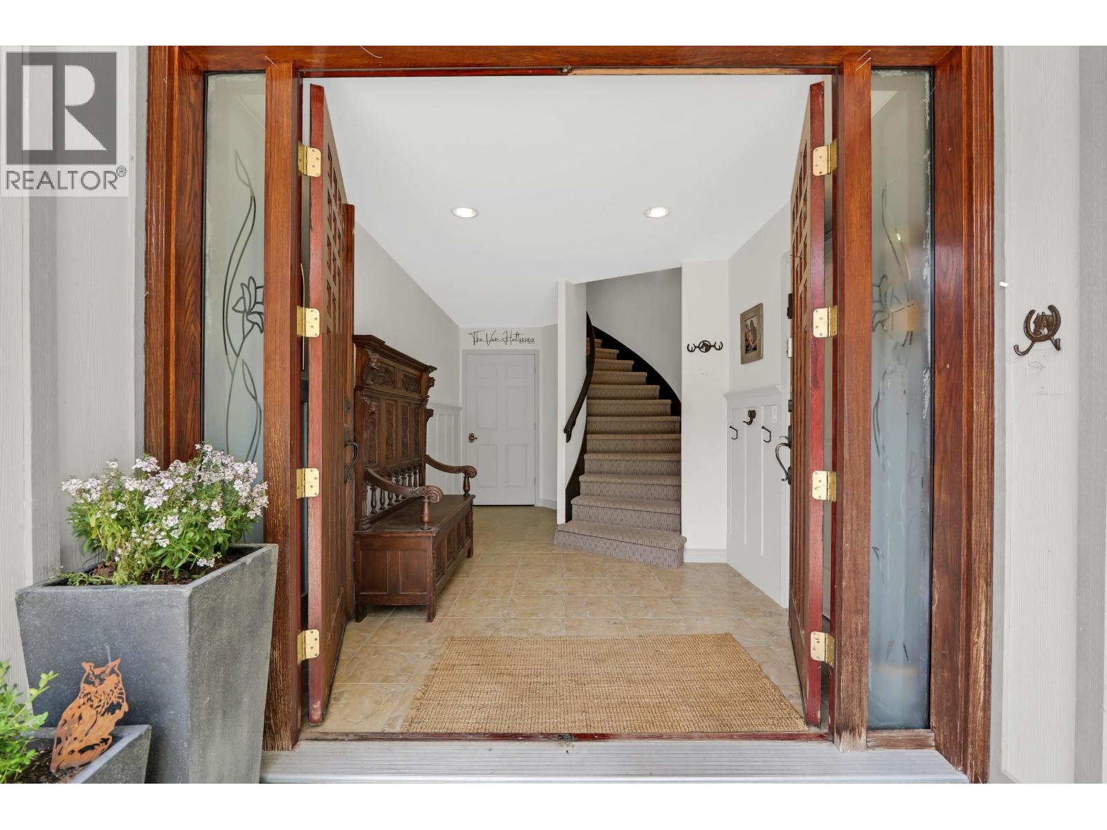 38030 Seventh Avenue Property Photo 5