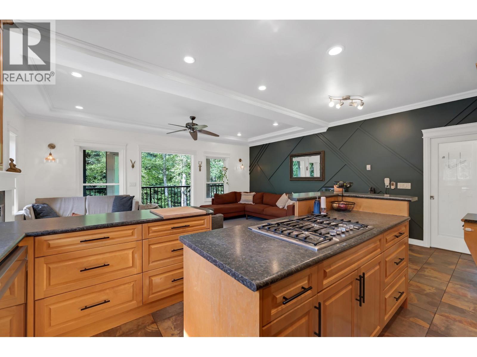 38030 Seventh Avenue Property Photo 14