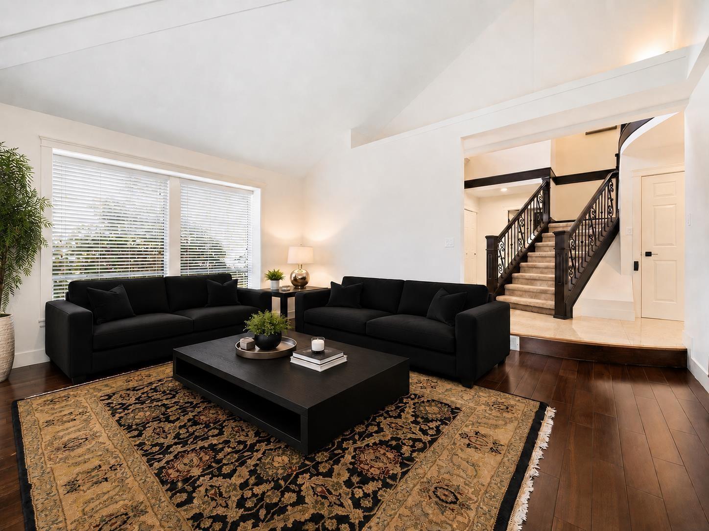 15160 81 Avenue Property Photo 2