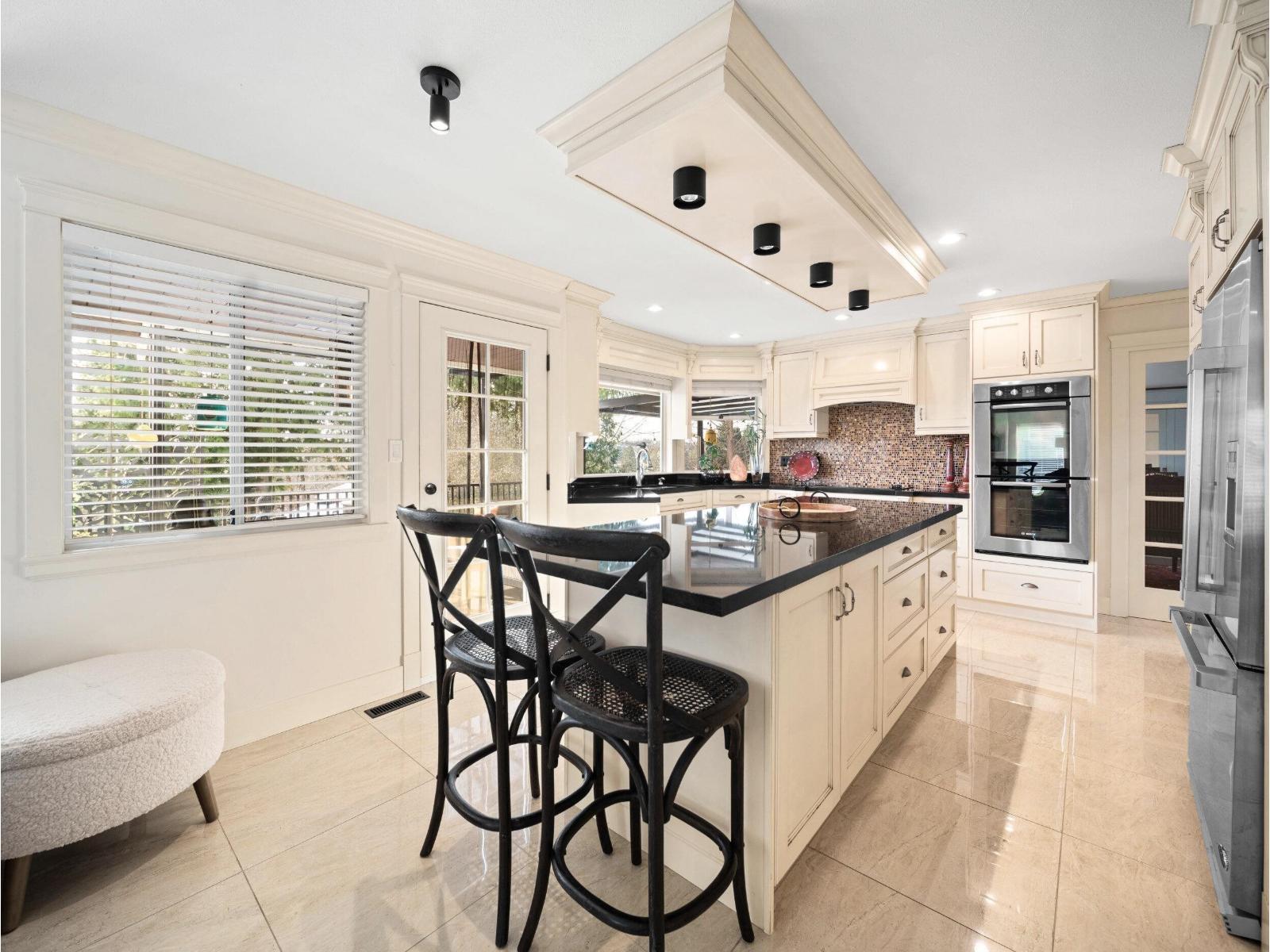 15160 81 Avenue Property Photo 6