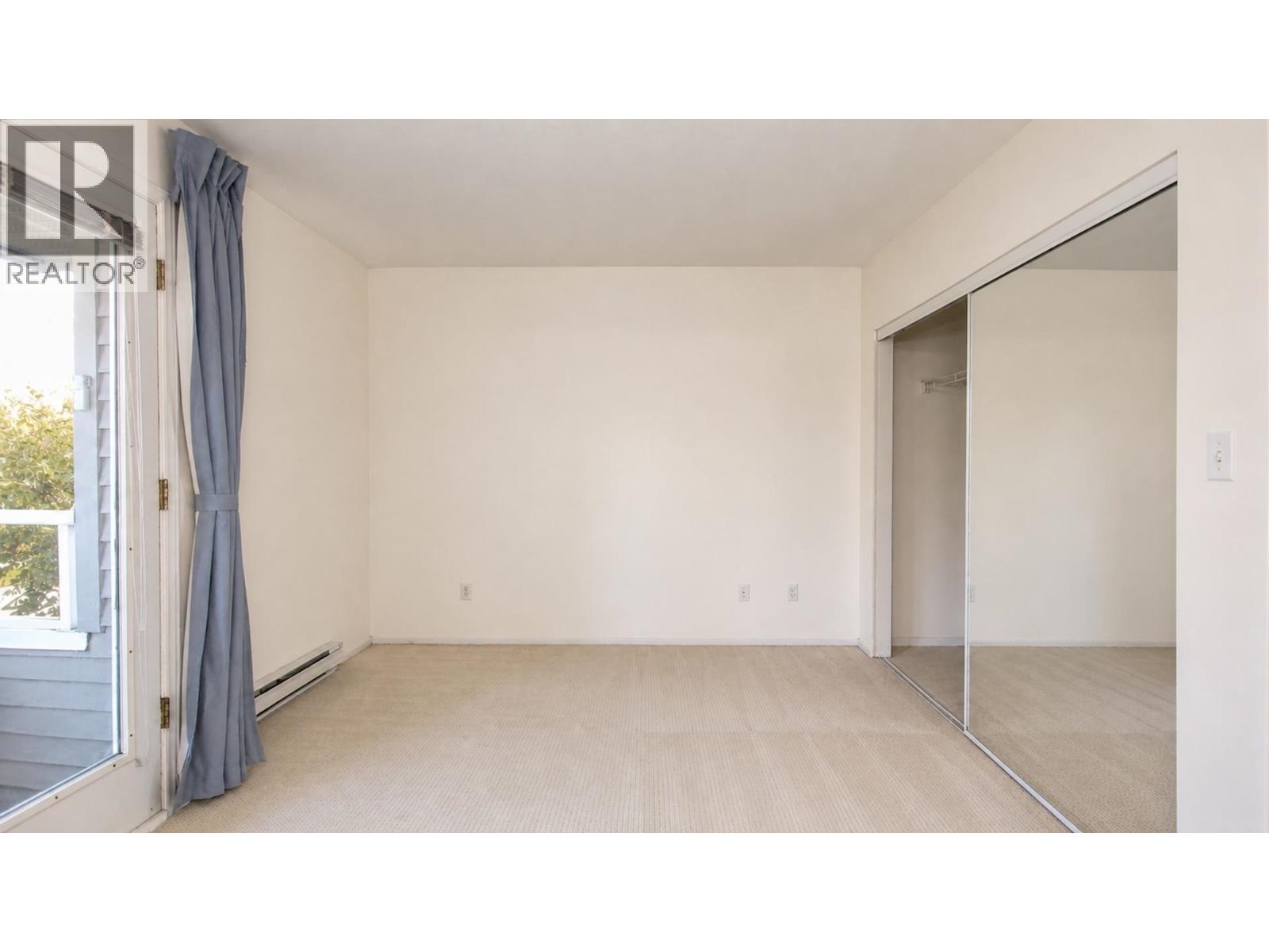 203 3938 Albert Street Property Photo 14