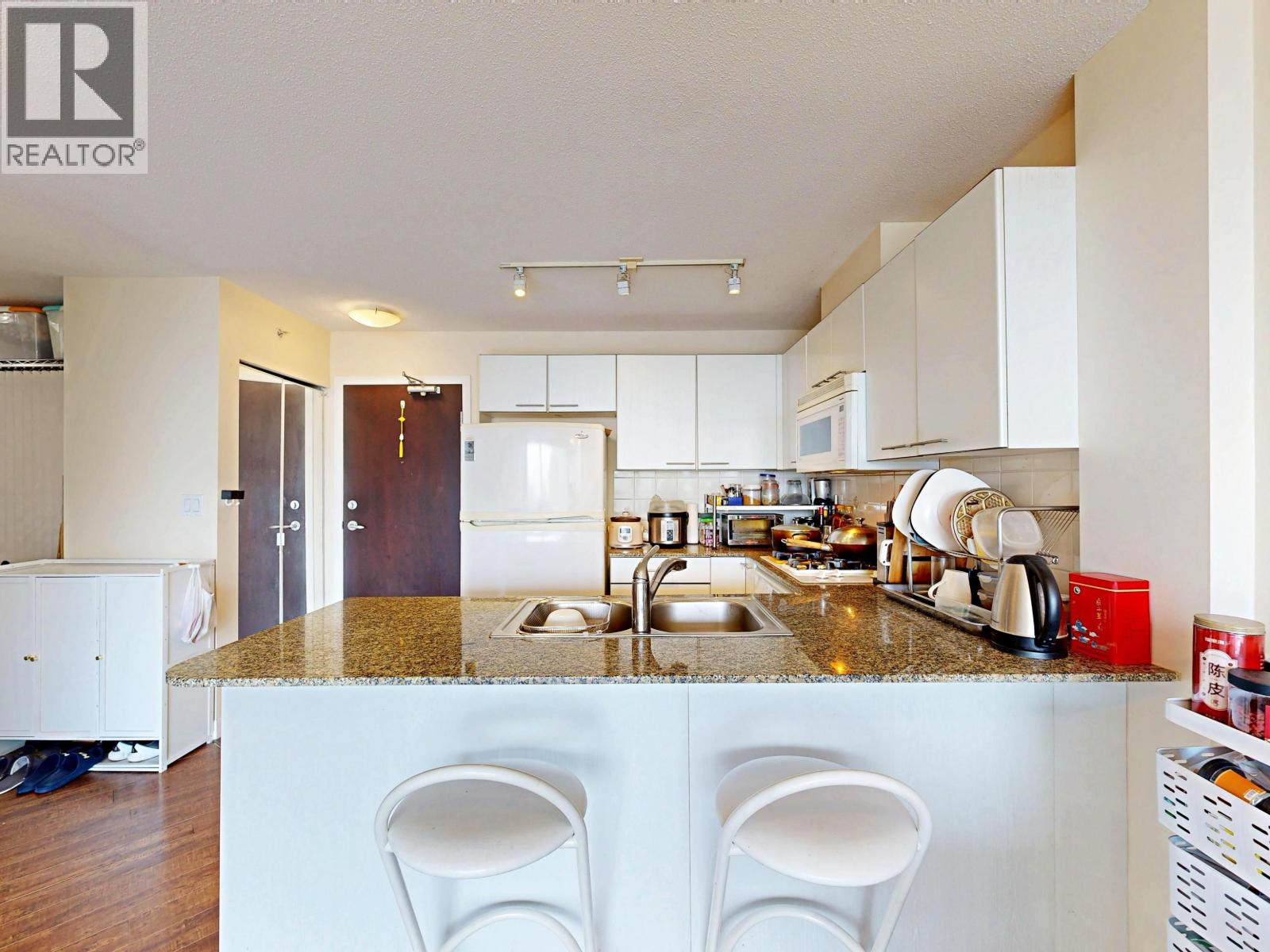 1307 8100 Saba Road Property Photo 5