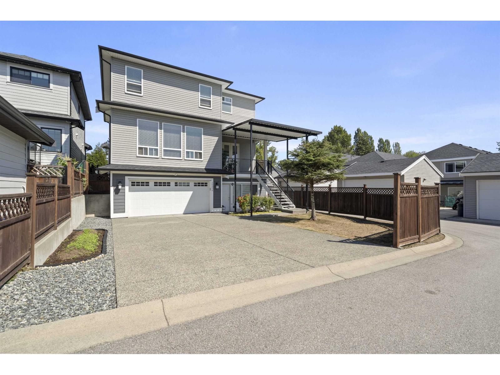 20576 70 Avenue Property Photo 3