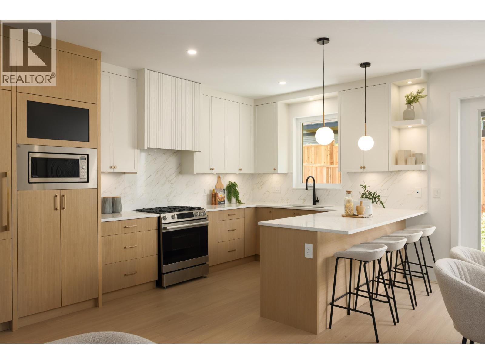 5 6525 Dufferin Avenue Property Photo 1