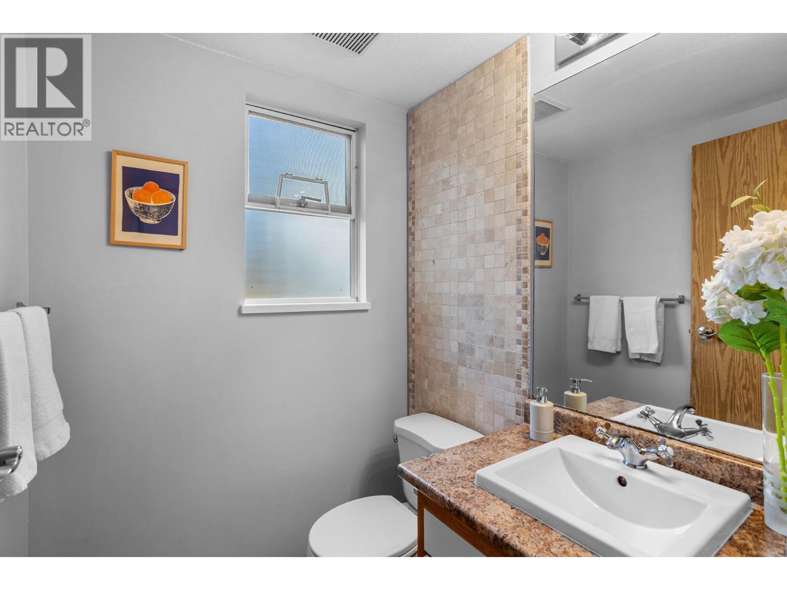 2983 Walton Avenue Property Photo 10