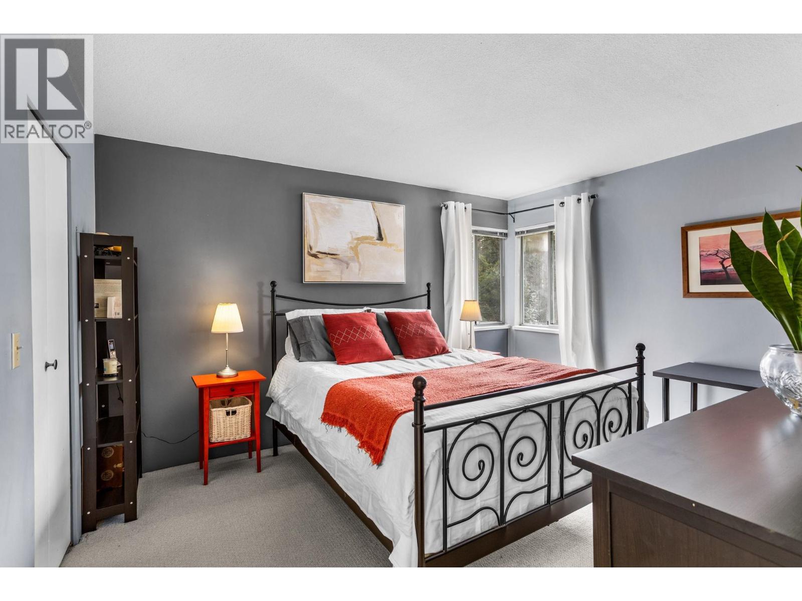 2983 Walton Avenue Property Photo 12