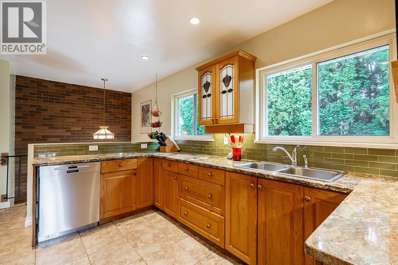 675 Newport Street Property Photo 1