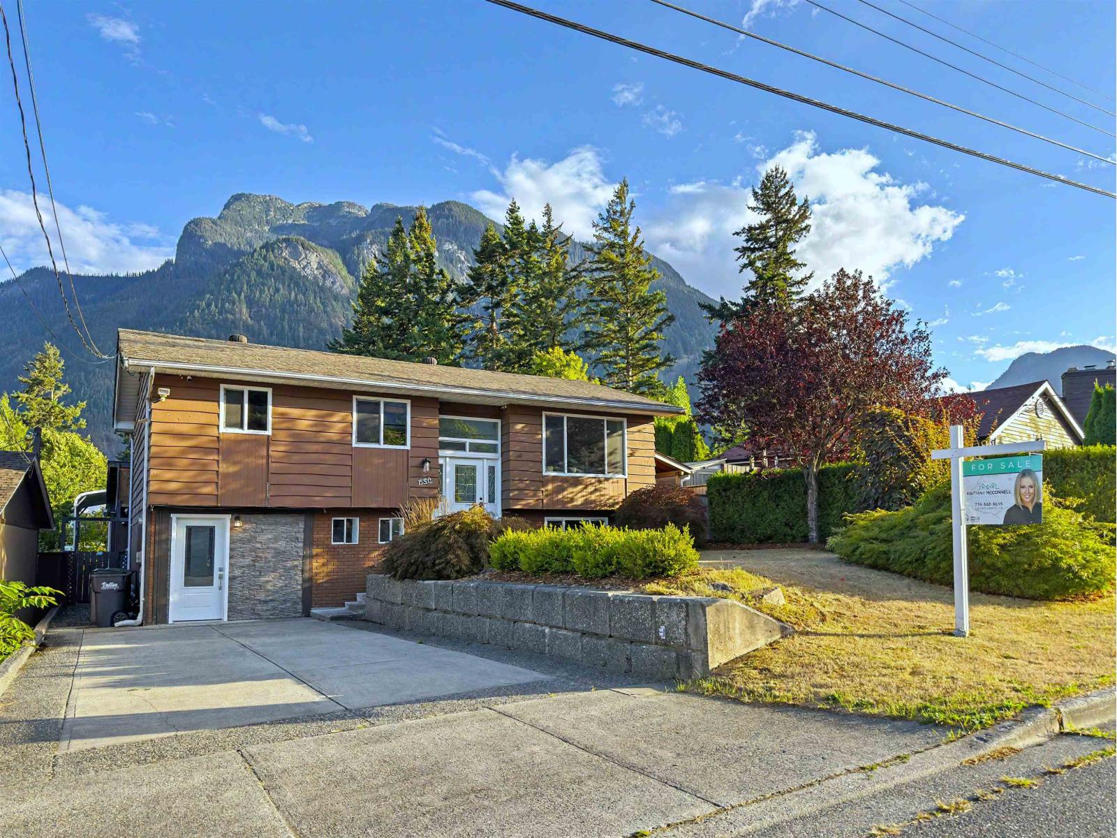 650 PARK Street Property Photo 1