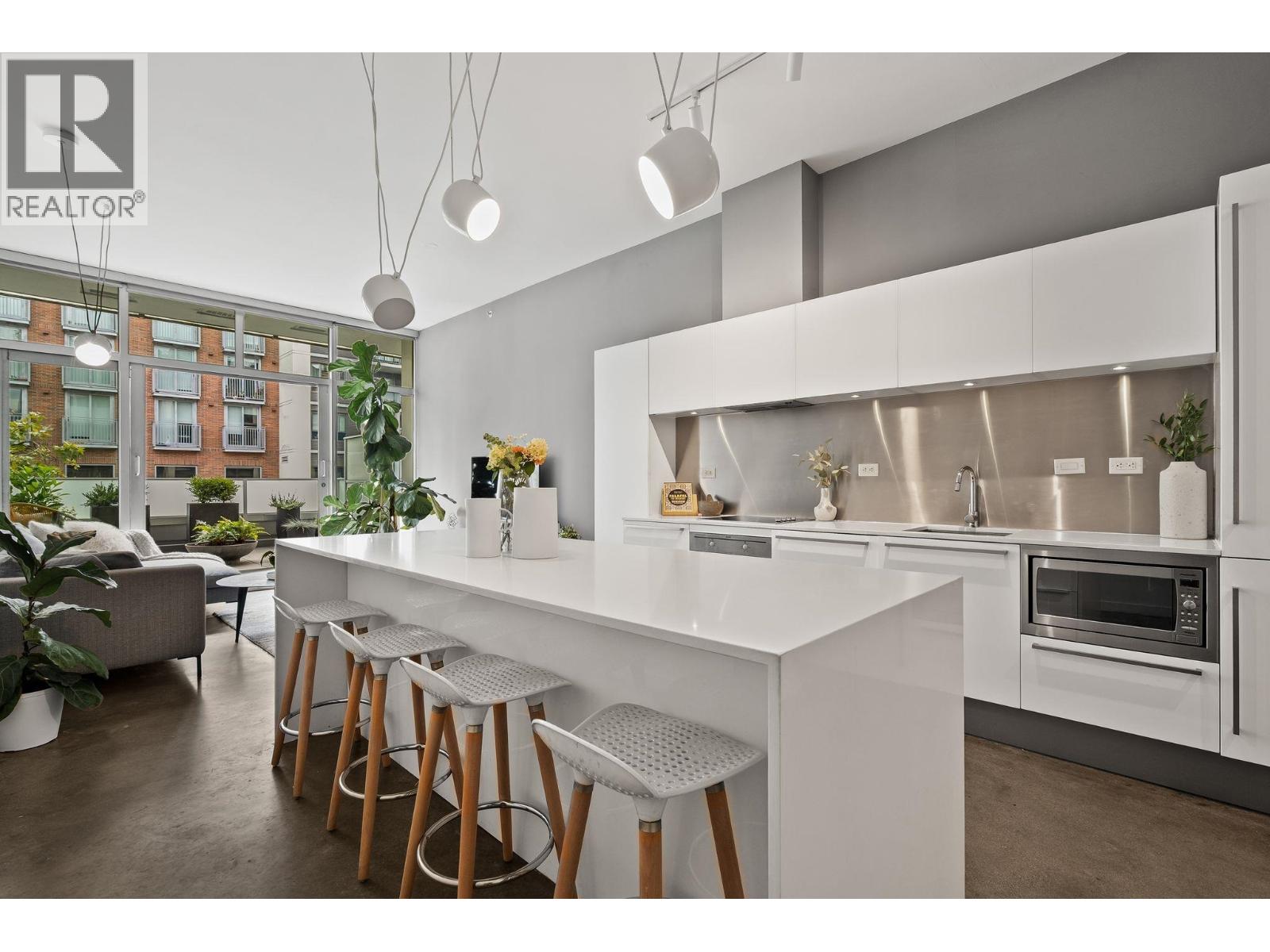 409 53 W HASTINGS STREET Property Photo 1