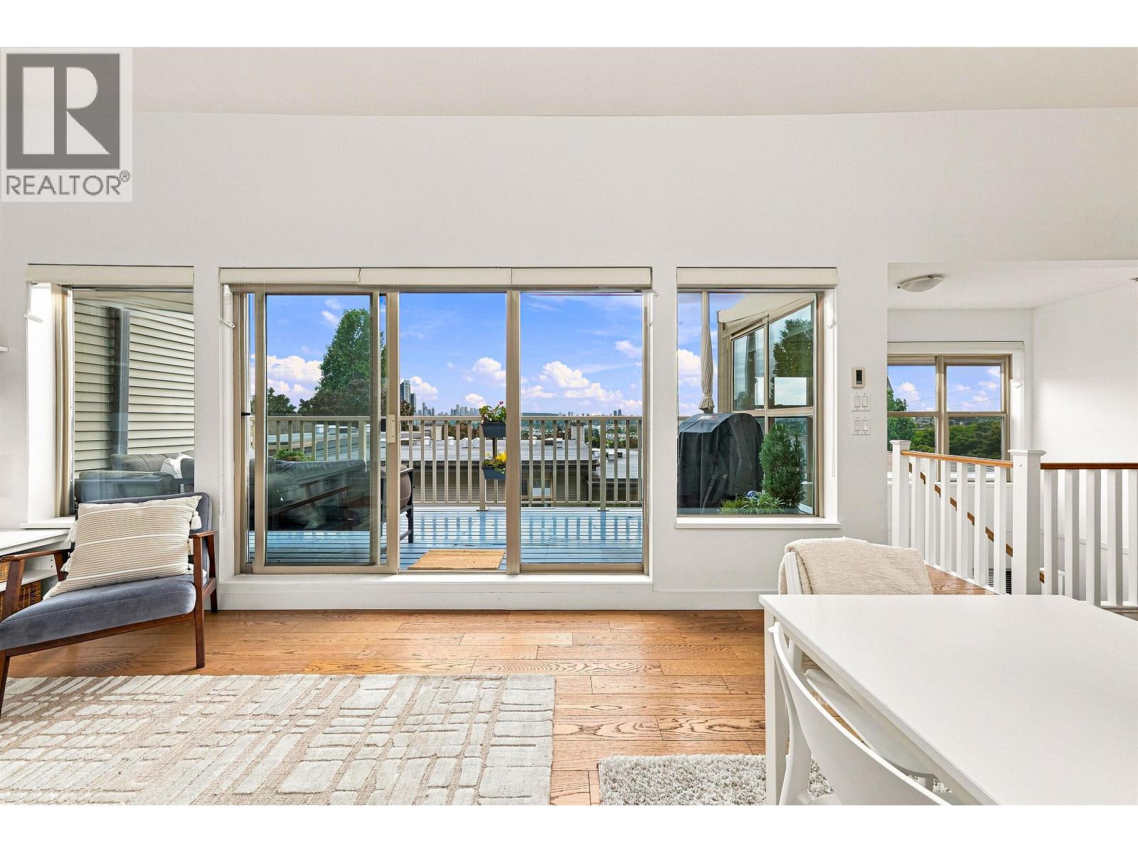 19 3737 Pender Street Property Photo 2