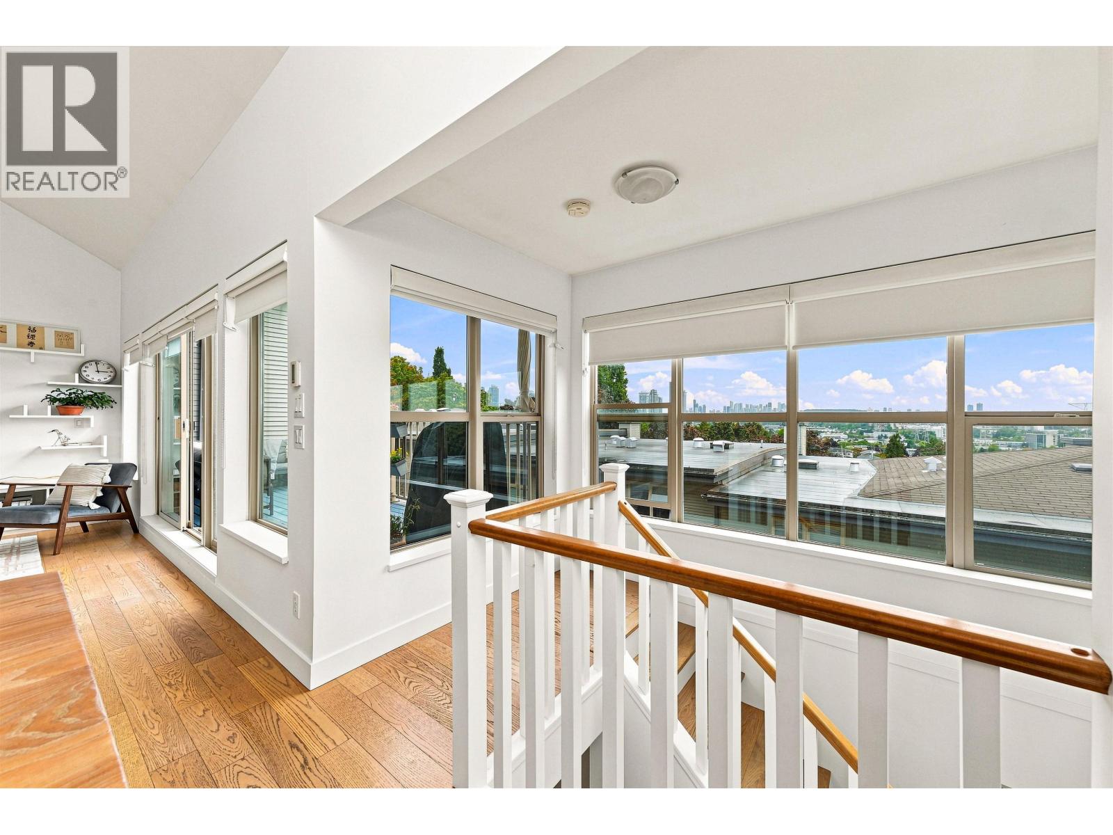 19 3737 Pender Street Property Photo 13