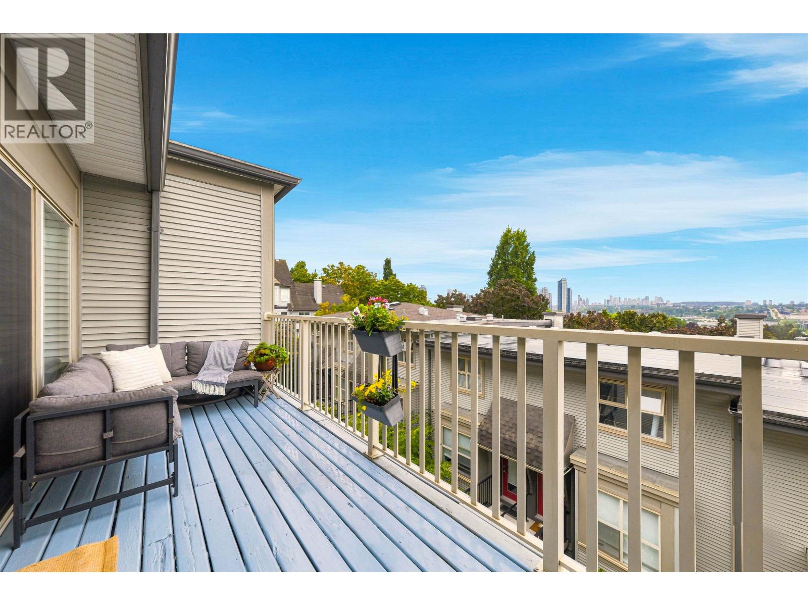 19 3737 Pender Street Property Photo 15