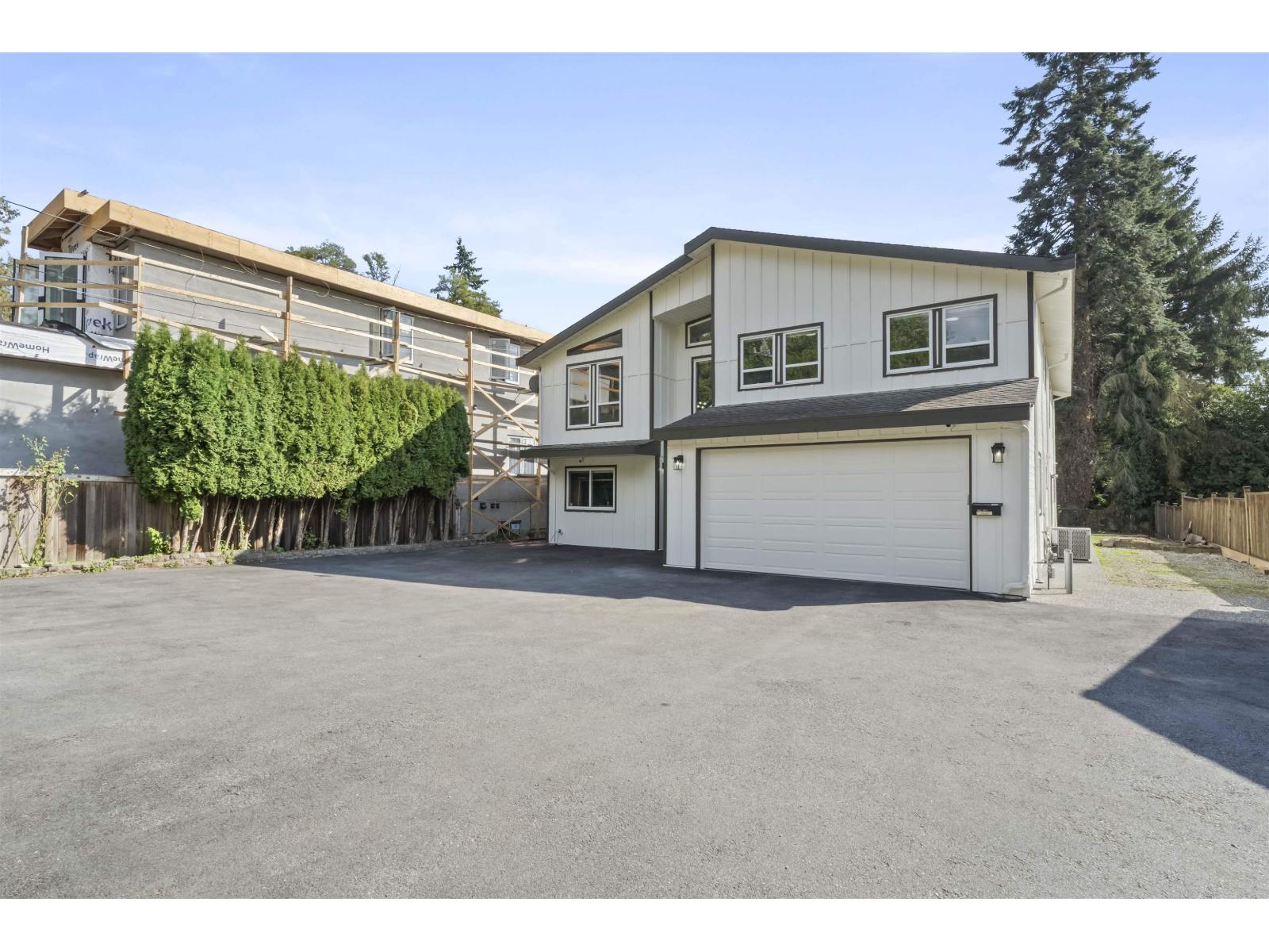 18018 60 Avenue Property Photo 2