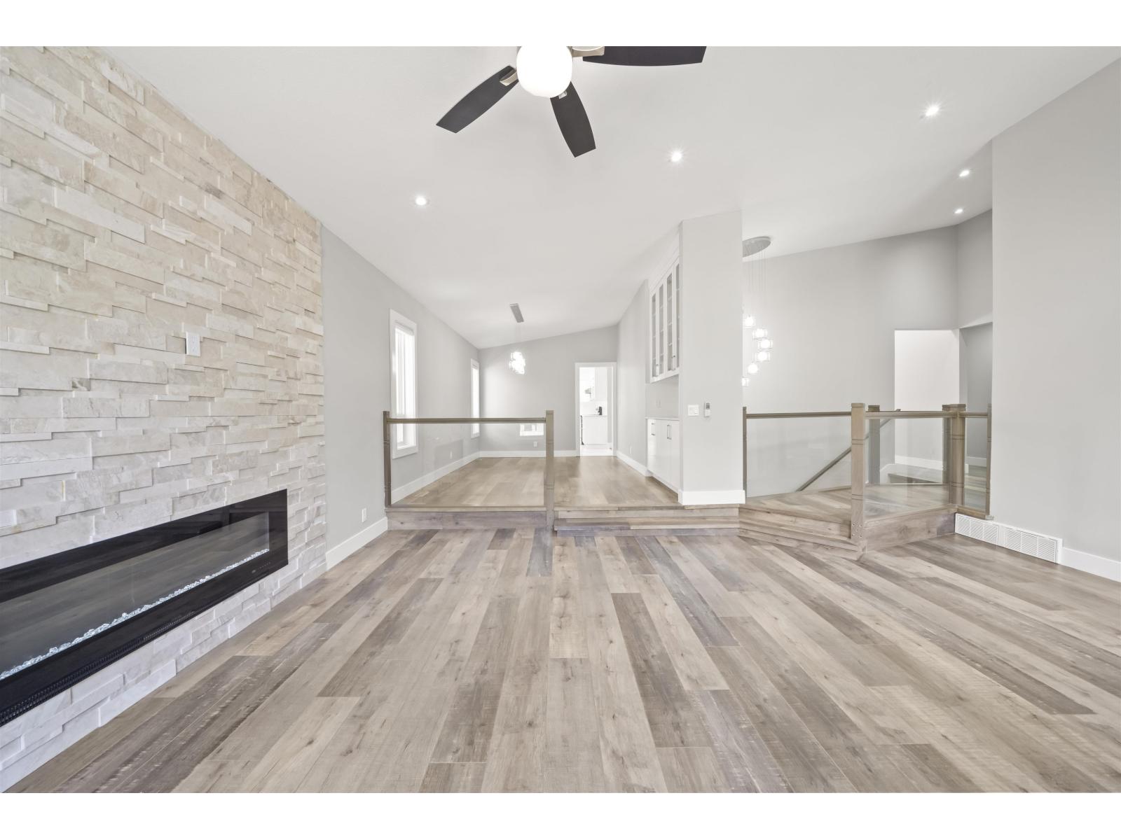 18018 60 Avenue Property Photo 7