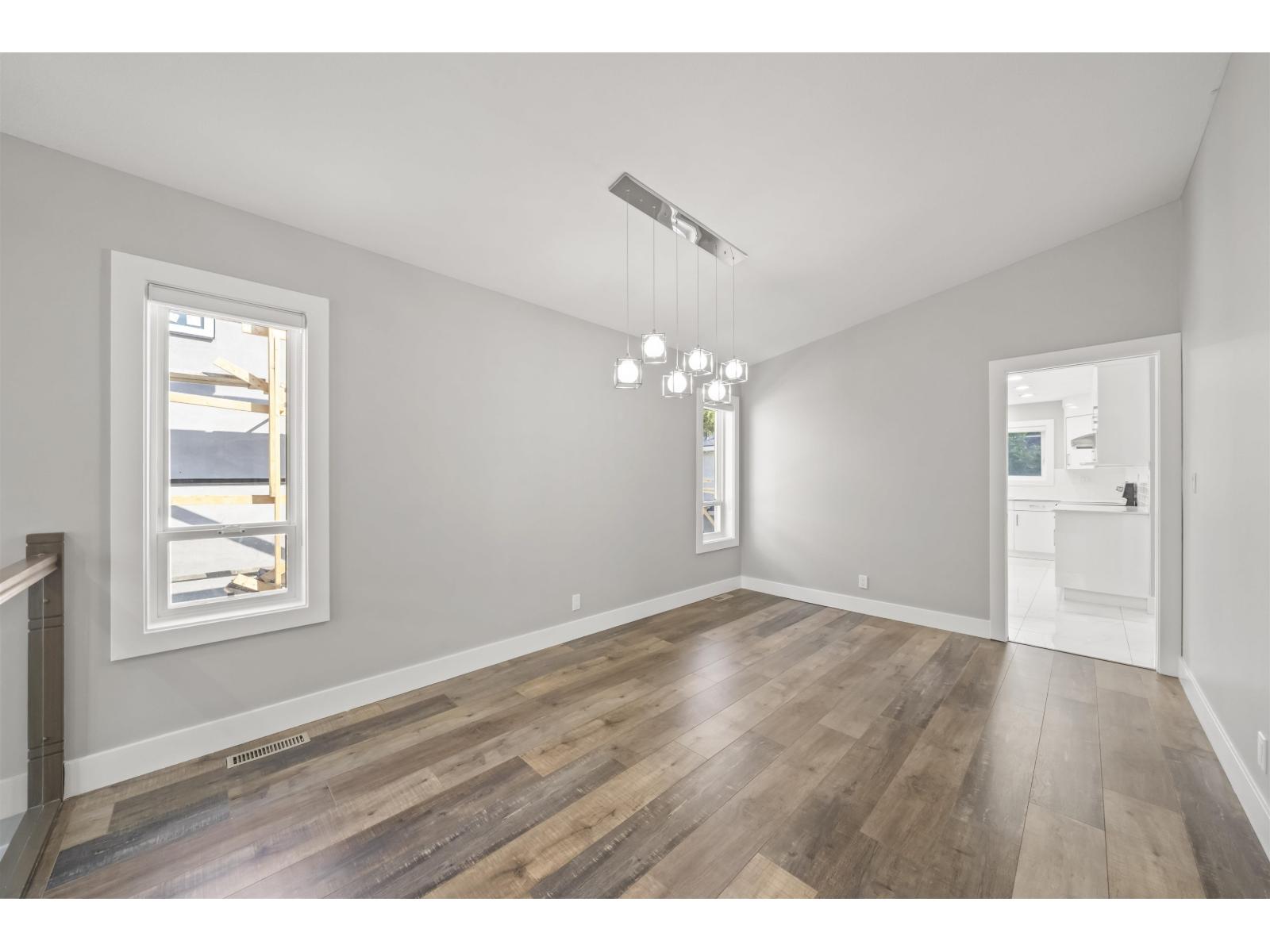 18018 60 Avenue Property Photo 8