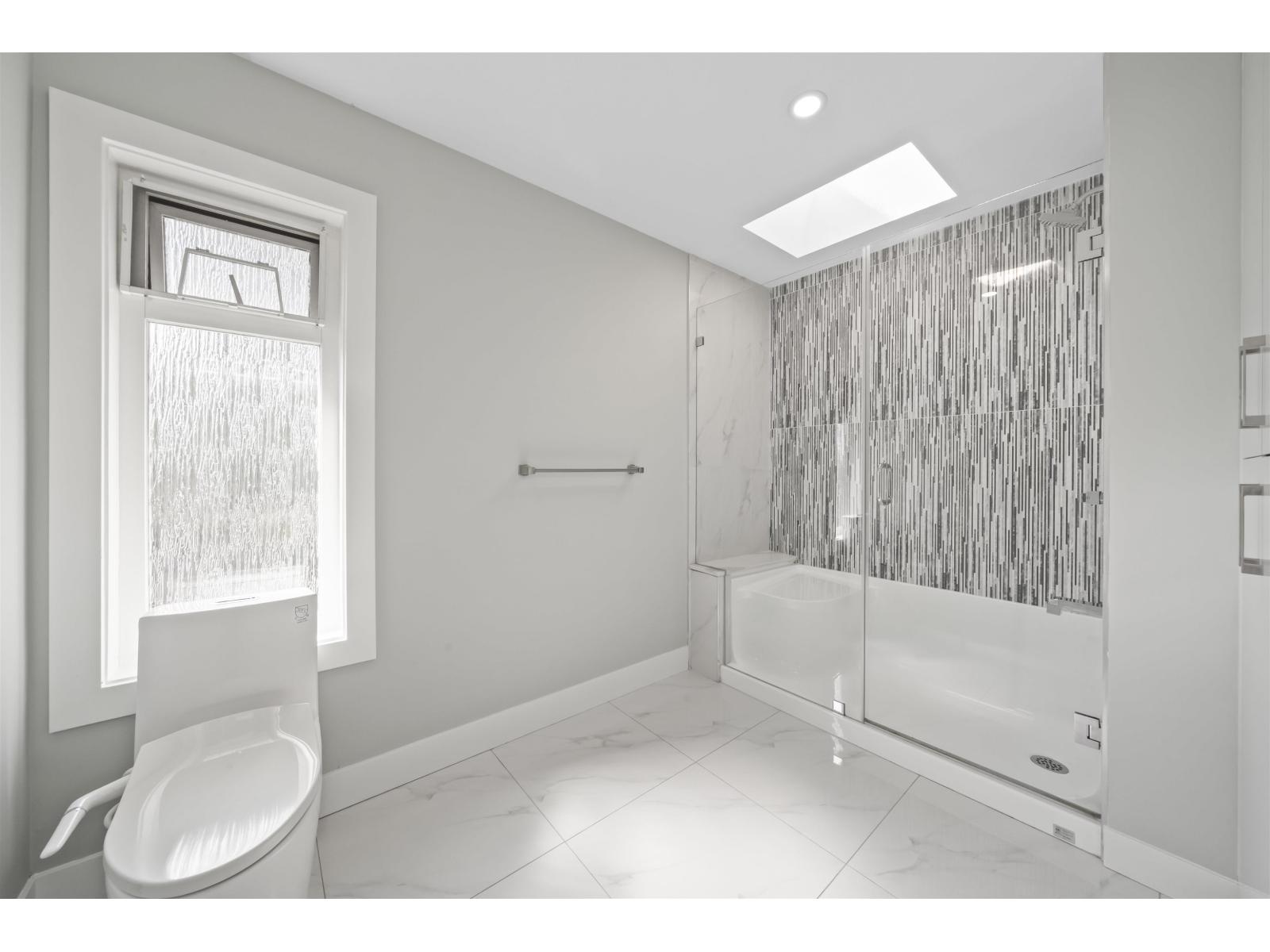 18018 60 Avenue Property Photo 16