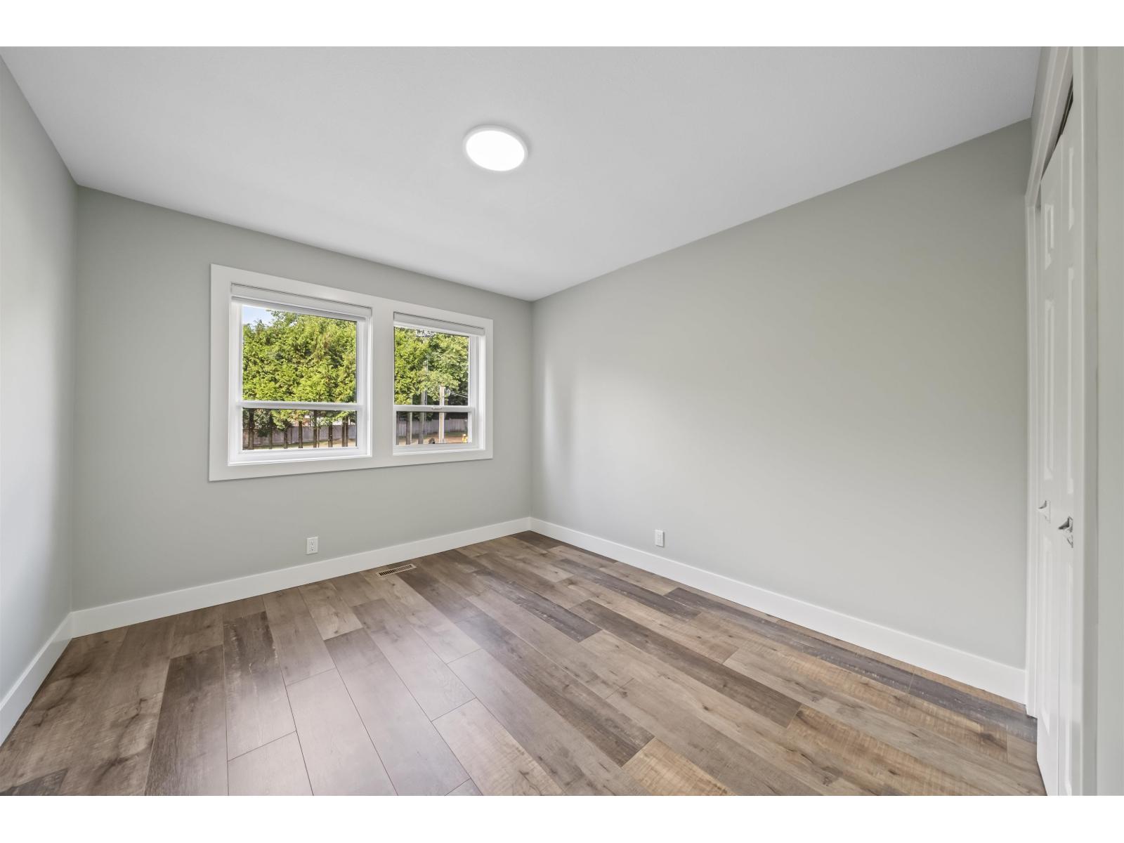 18018 60 Avenue Property Photo 17