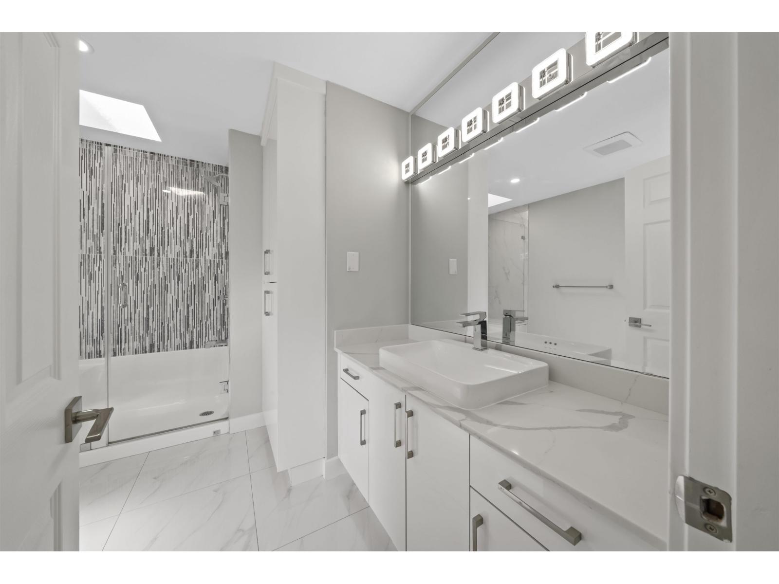 18018 60 Avenue Property Photo 18