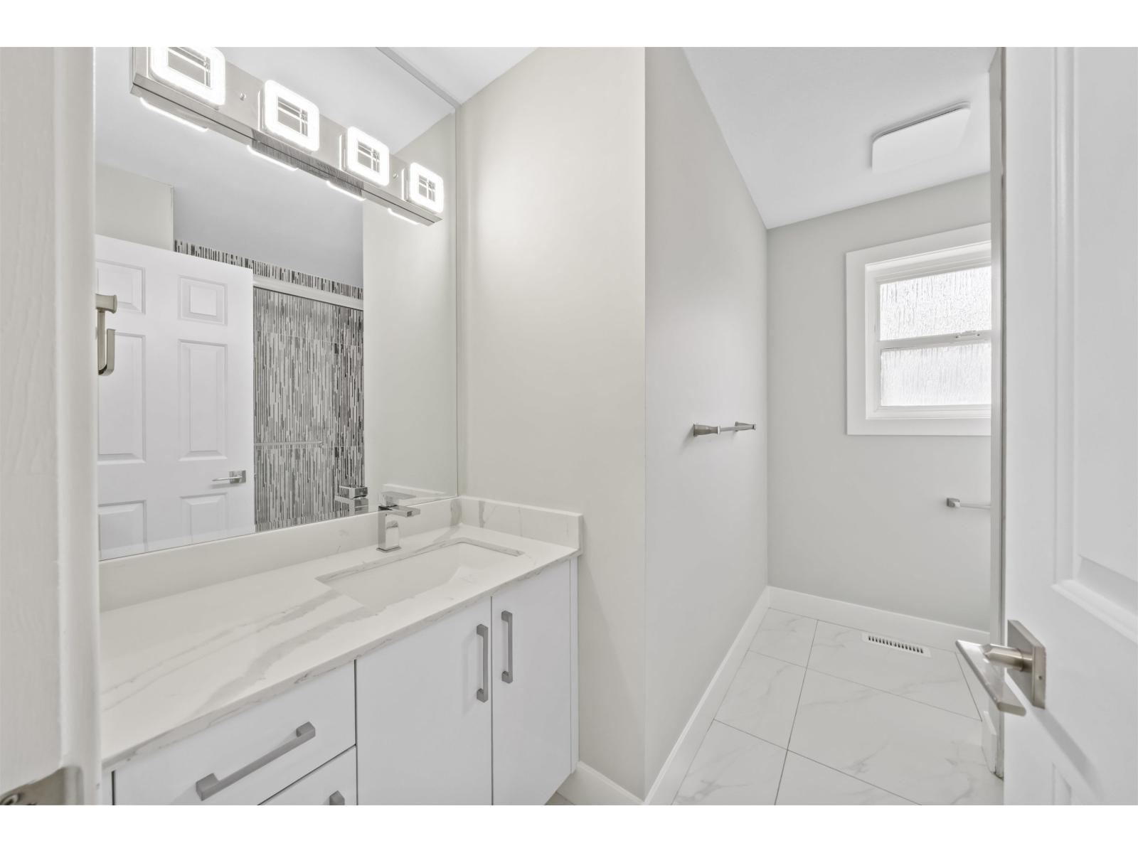 18018 60 Avenue Property Photo 20