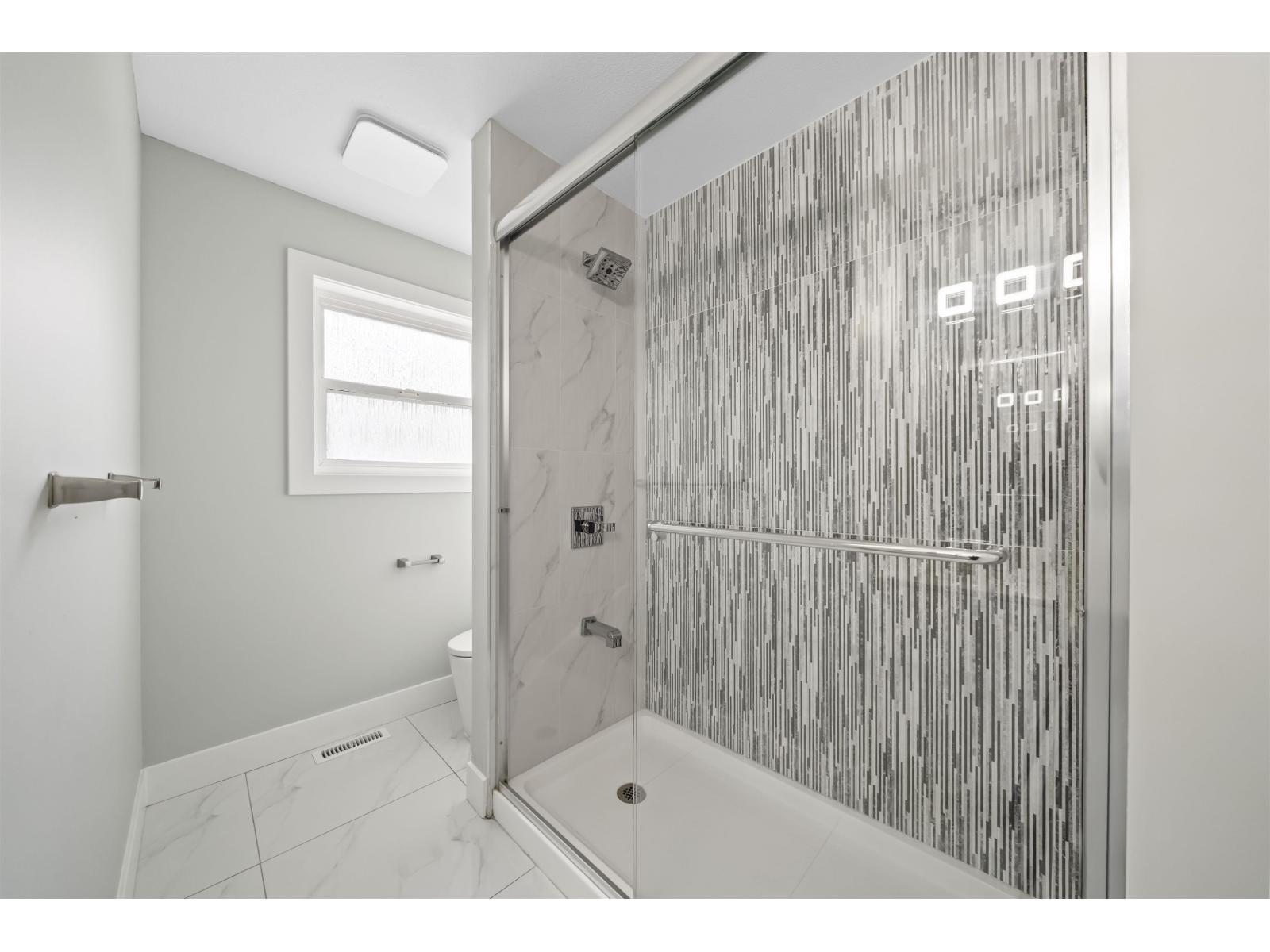 18018 60 Avenue Property Photo 21