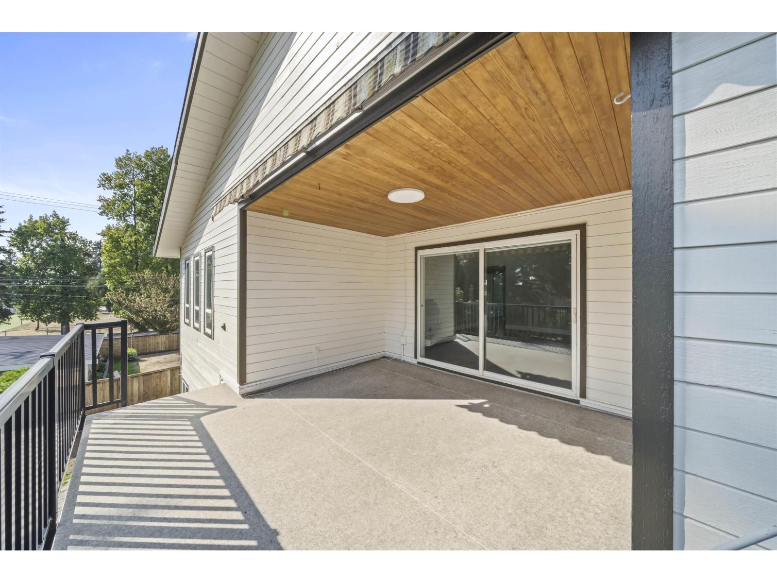 18018 60 Avenue Property Photo 26