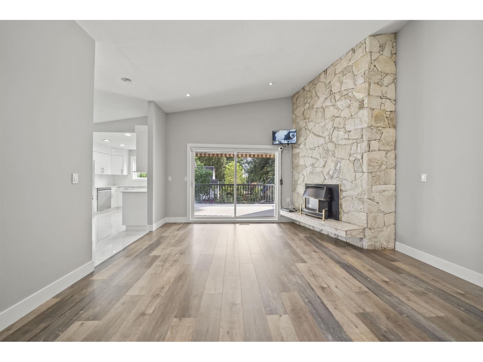 18018 60 Avenue Property Photo 27