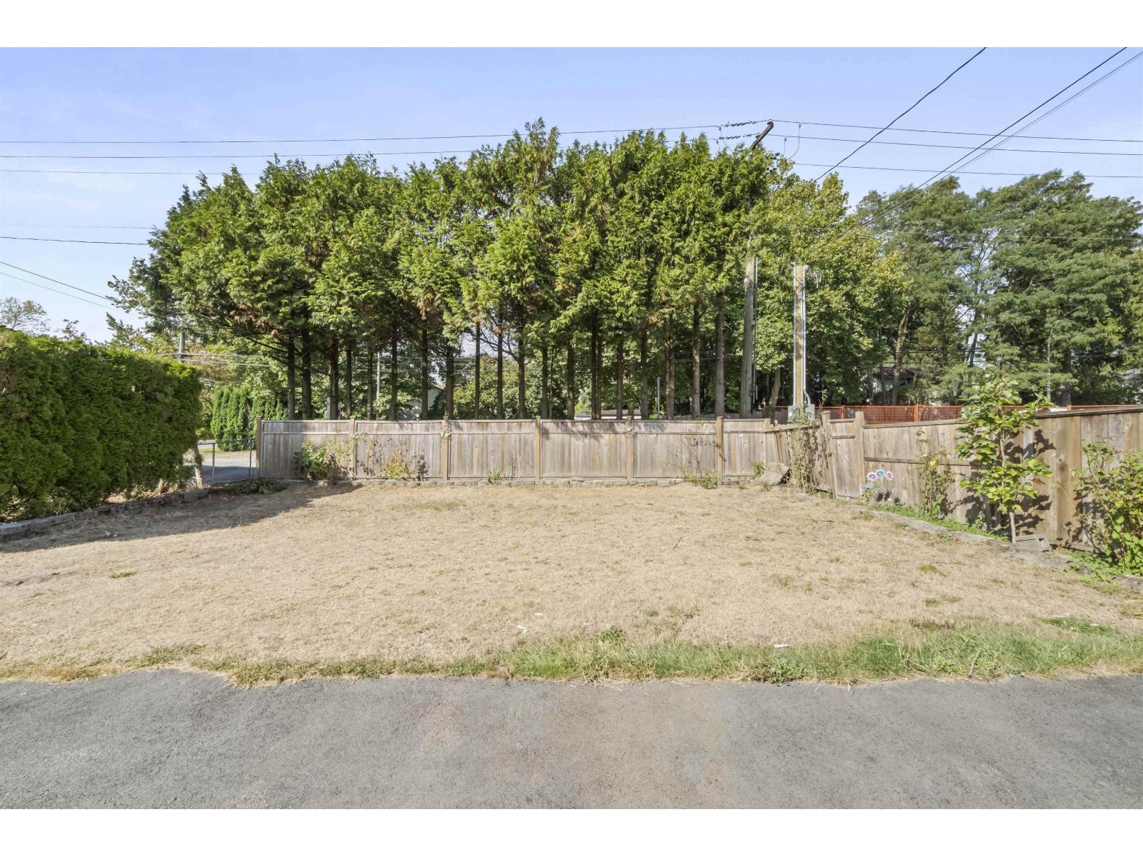 18018 60 Avenue Property Photo 33