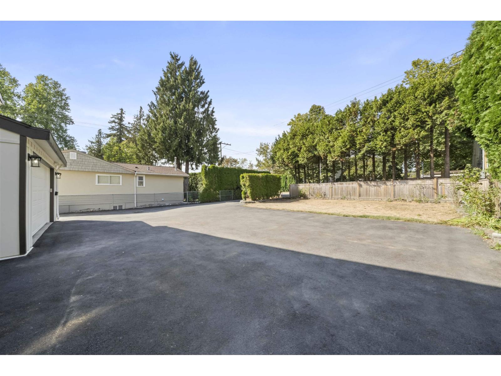 18018 60 Avenue Property Photo 34