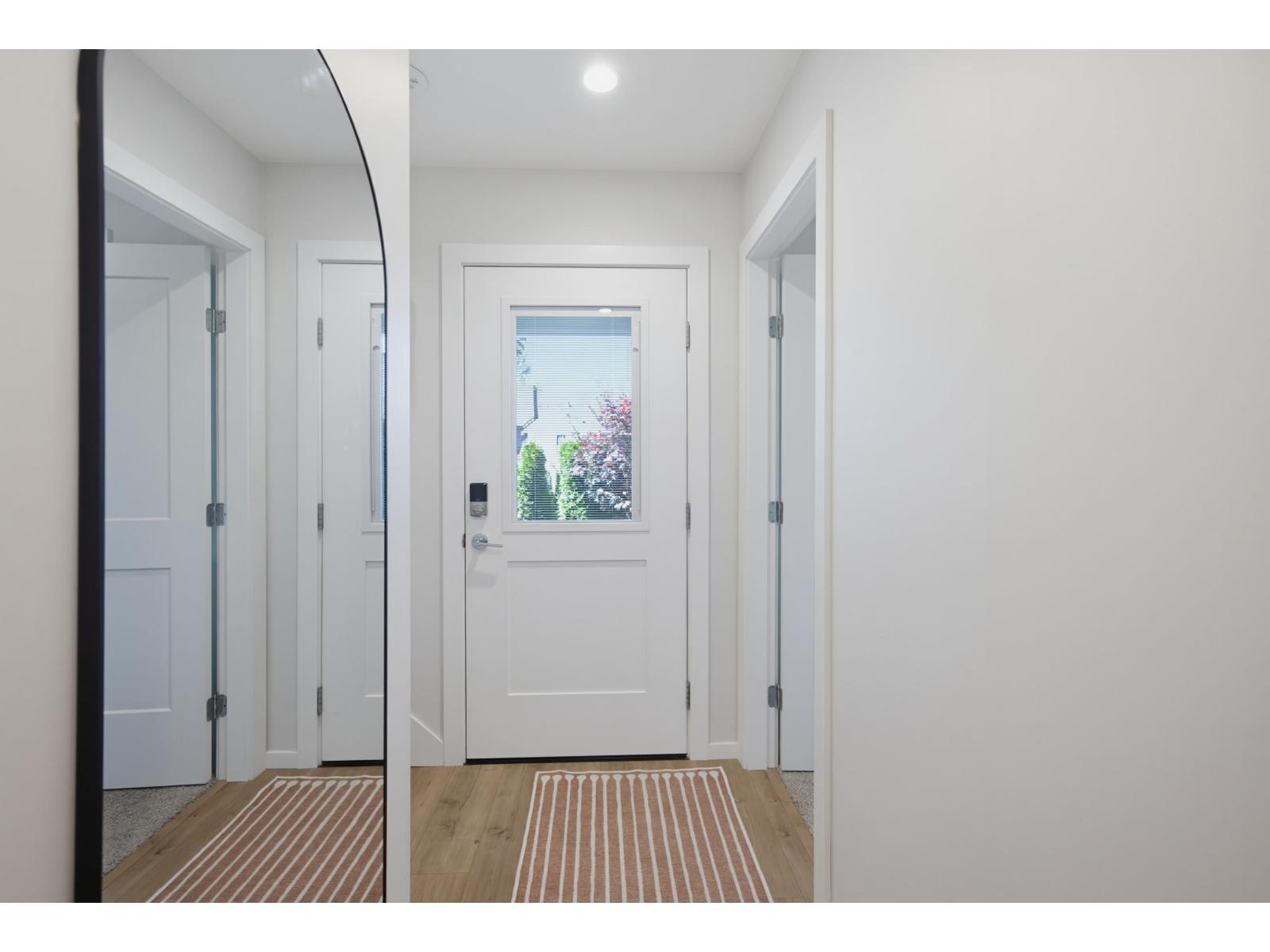 8 1871 165a Street Property Photo 7