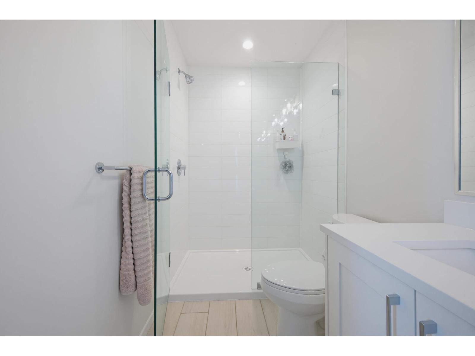 8 1871 165a Street Property Photo 17